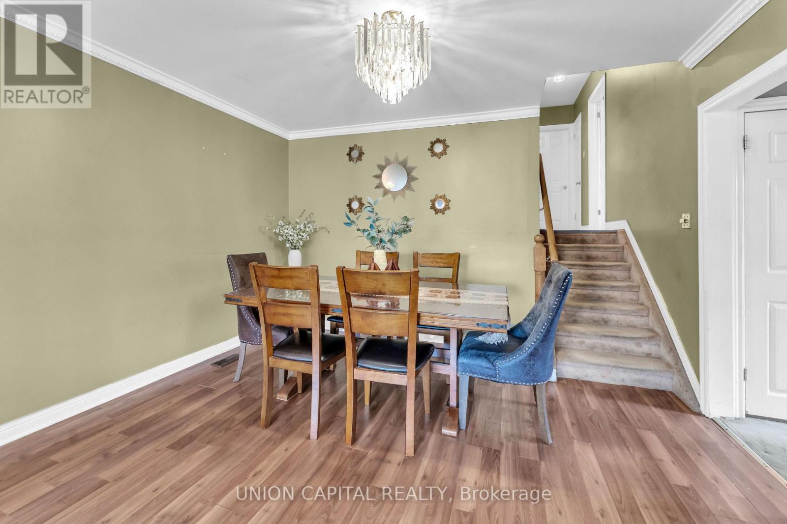 19 Ava Court, Brampton, Ontario  L6T 1L5 - Photo 8 - W12490280