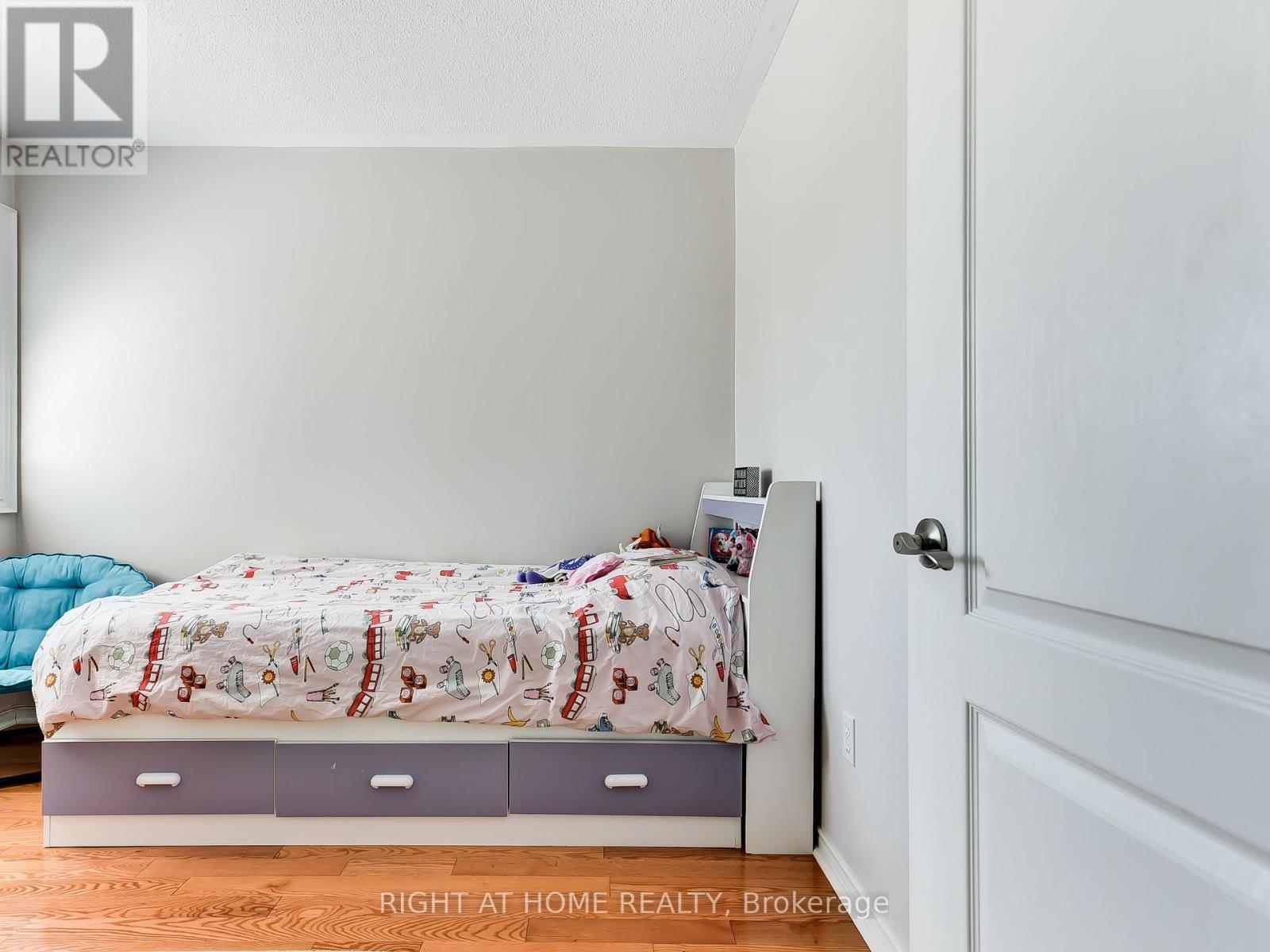 6118 Clover Ridge Court, Mississauga, Ontario  L5N 7B2 - Photo 14 - W12490302