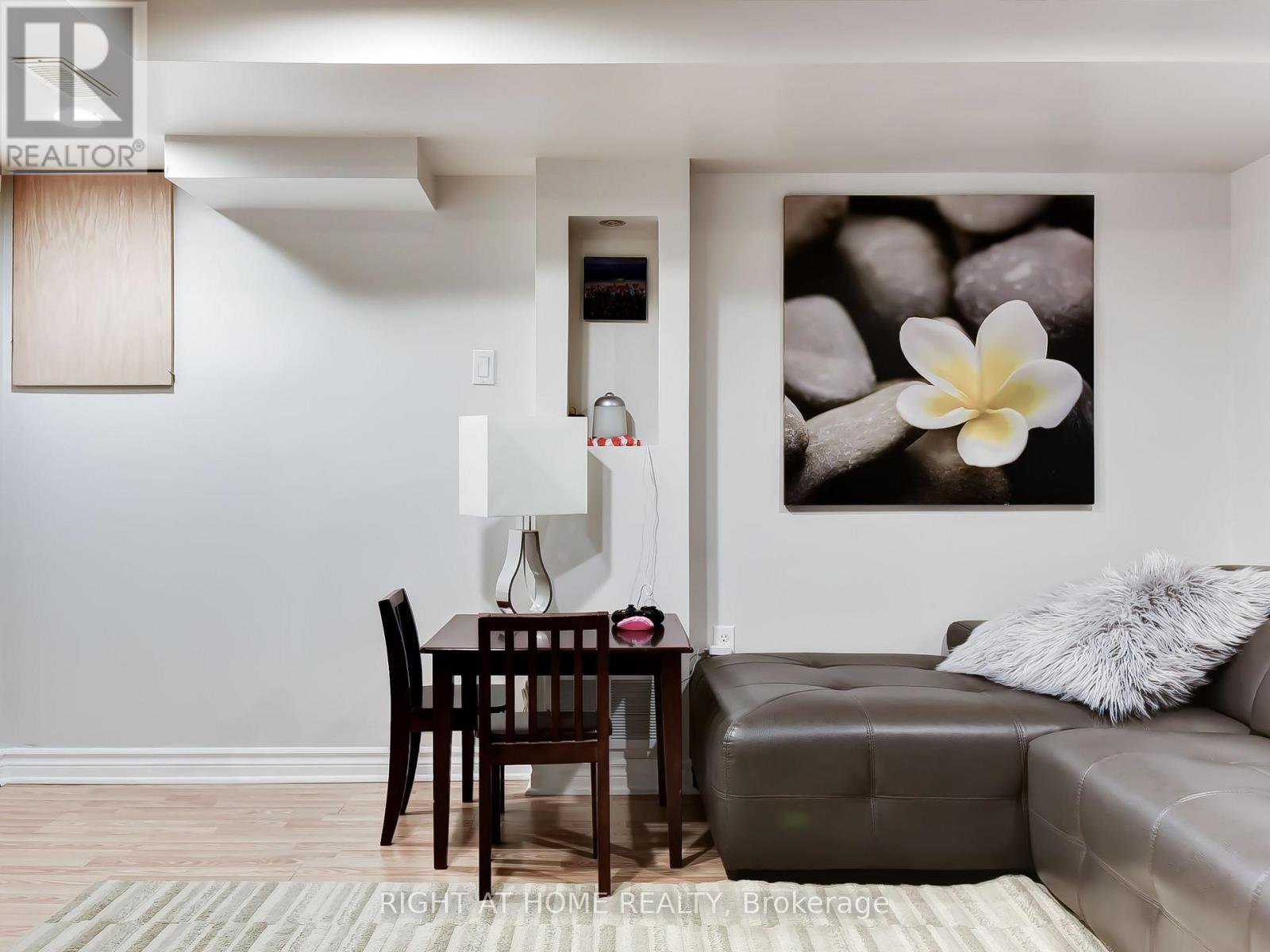 6118 Clover Ridge Court, Mississauga, Ontario  L5N 7B2 - Photo 16 - W12490302