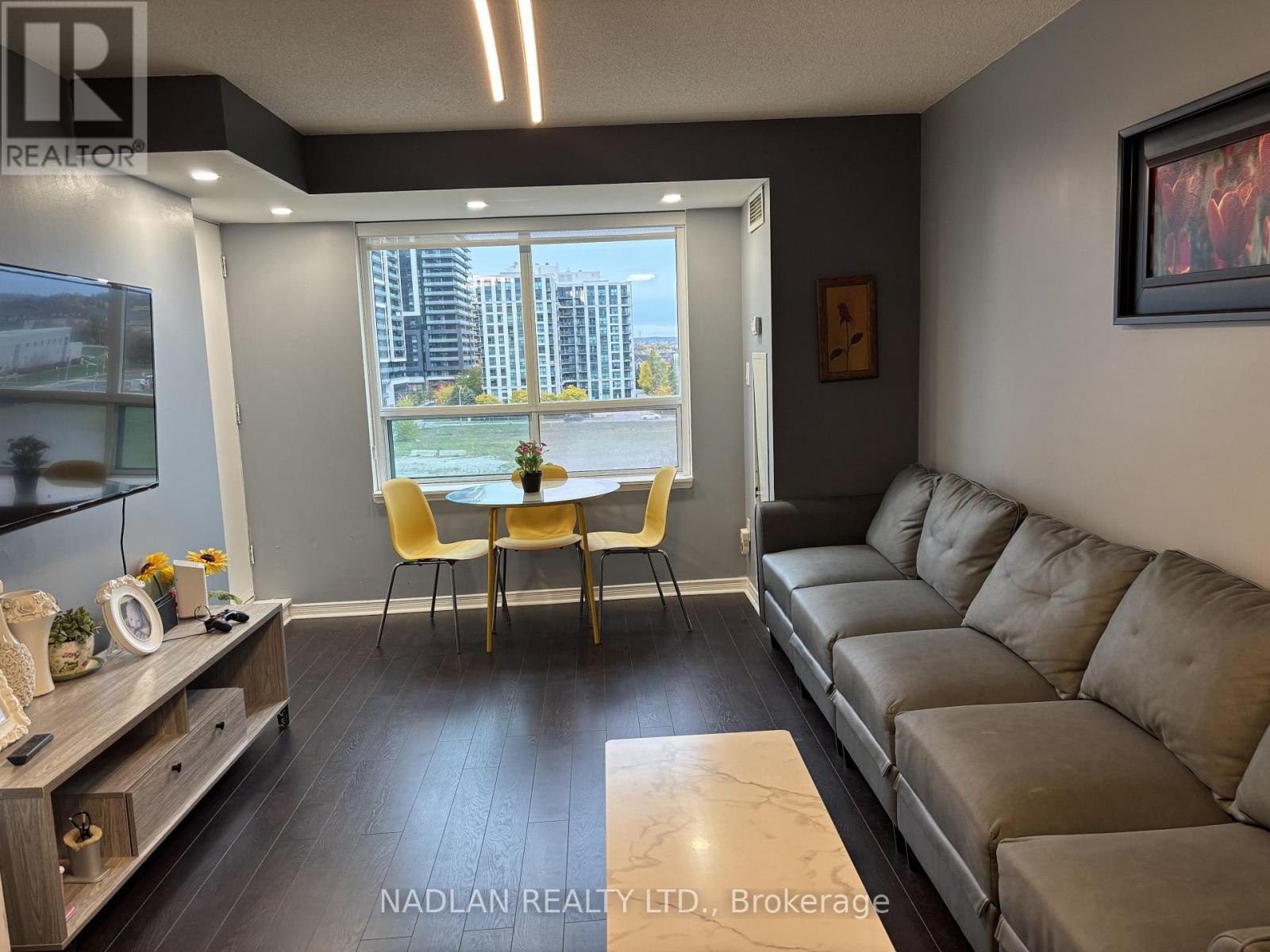 615 - 39 Oneida Crescent, Richmond Hill, Ontario  L4B 4T9 - Photo 7 - N12480752