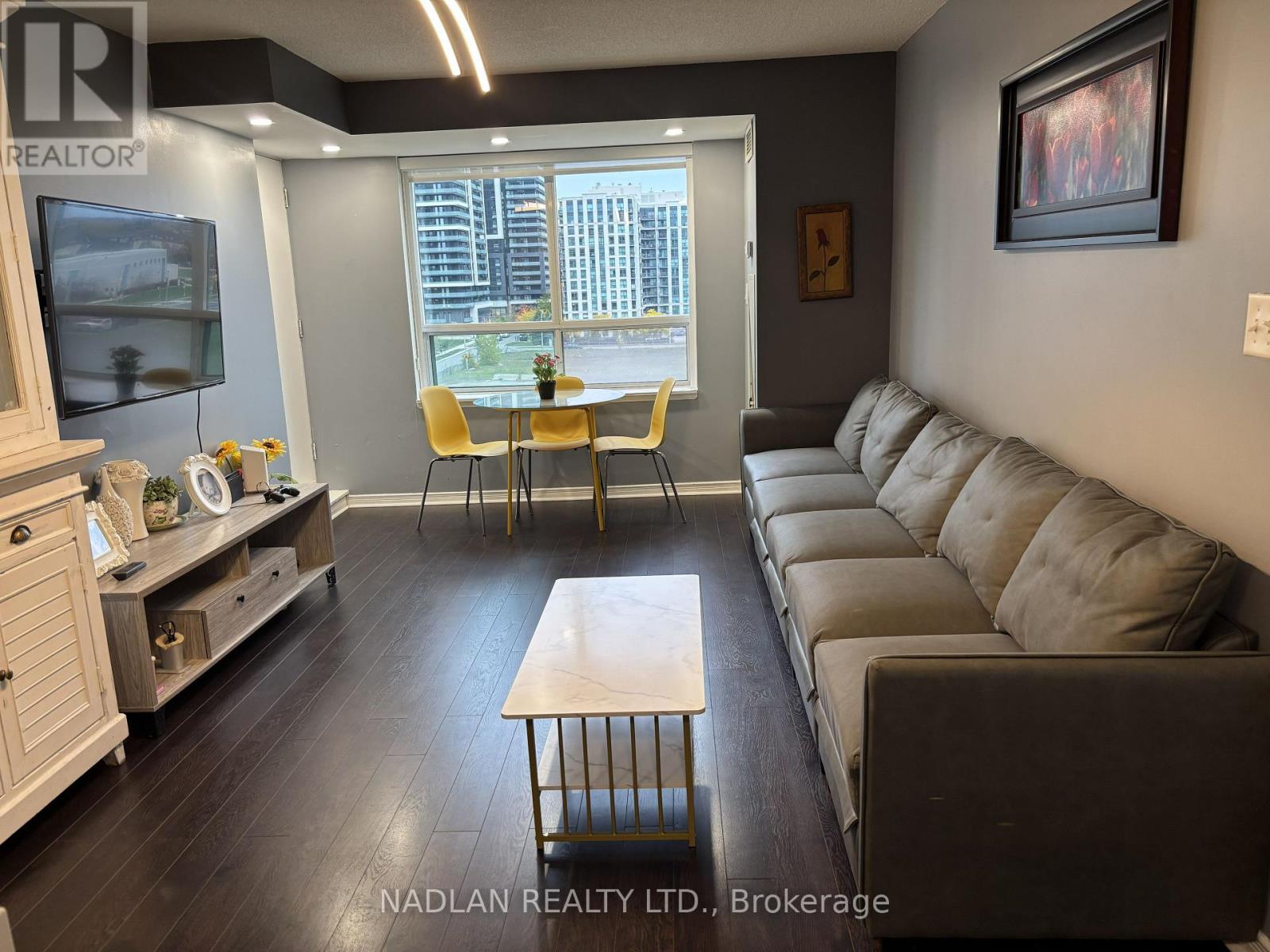 615 - 39 Oneida Crescent, Richmond Hill, Ontario  L4B 4T9 - Photo 8 - N12480752