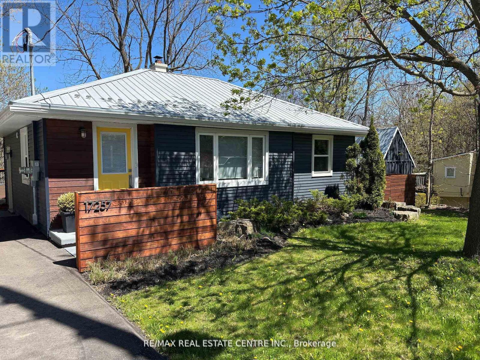 17257 Old Main Street, Caledon, Ontario  L7K 0E6 - Photo 2 - W12490330