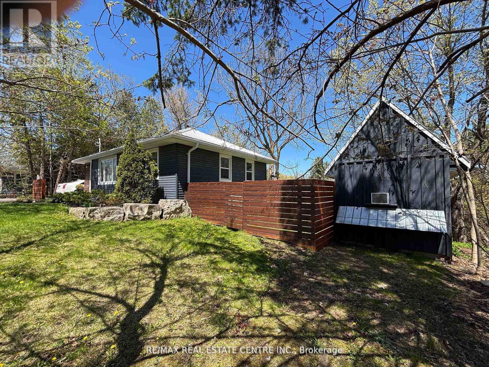 17257 Old Main Street, Caledon, Ontario  L7K 0E6 - Photo 3 - W12490330