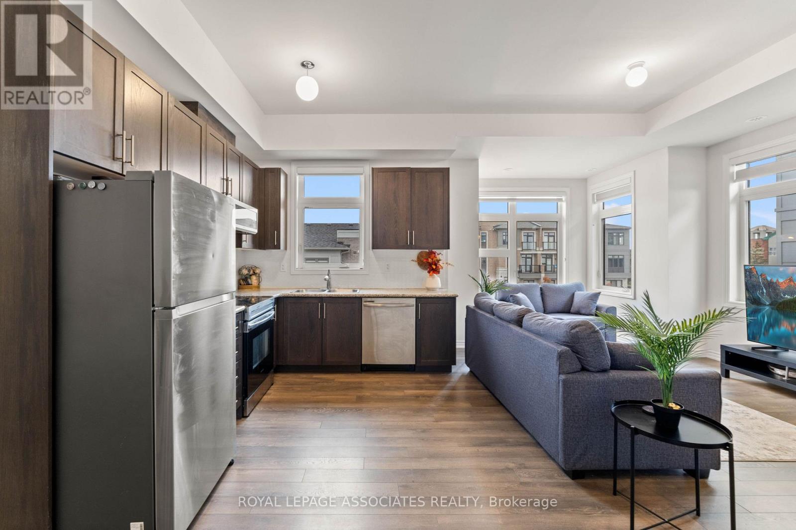 706 - 60 Halliford Place, Brampton, Ontario  L6P 4R1 - Photo 5 - W12490332