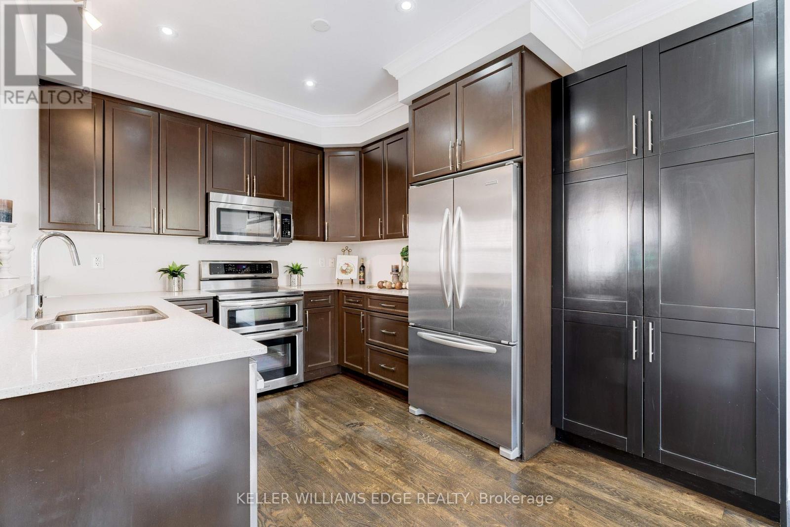 7 Aird Court, Milton, Ontario  L9T 3Y1 - Photo 10 - W12490346