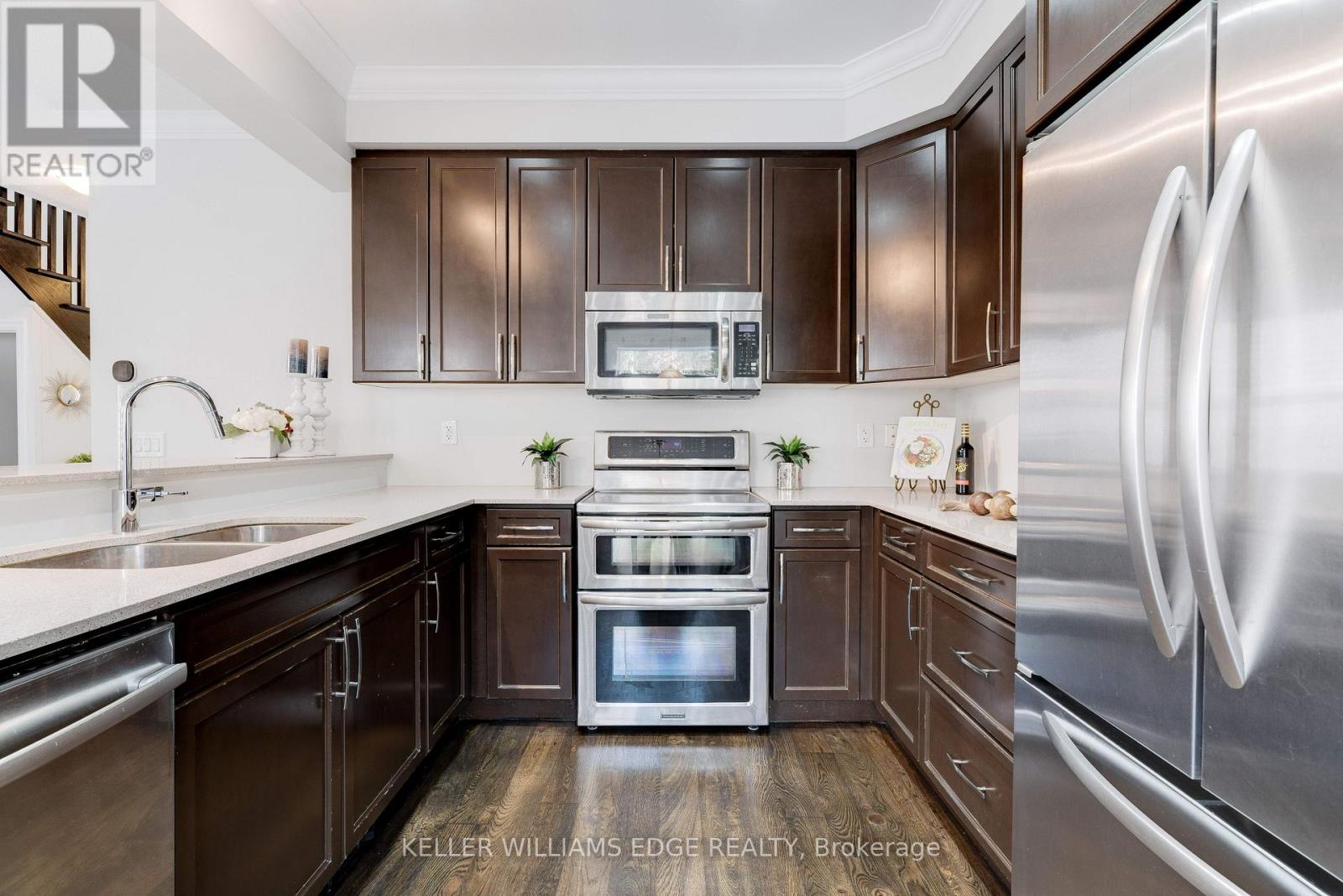 7 Aird Court, Milton, Ontario  L9T 3Y1 - Photo 11 - W12490346