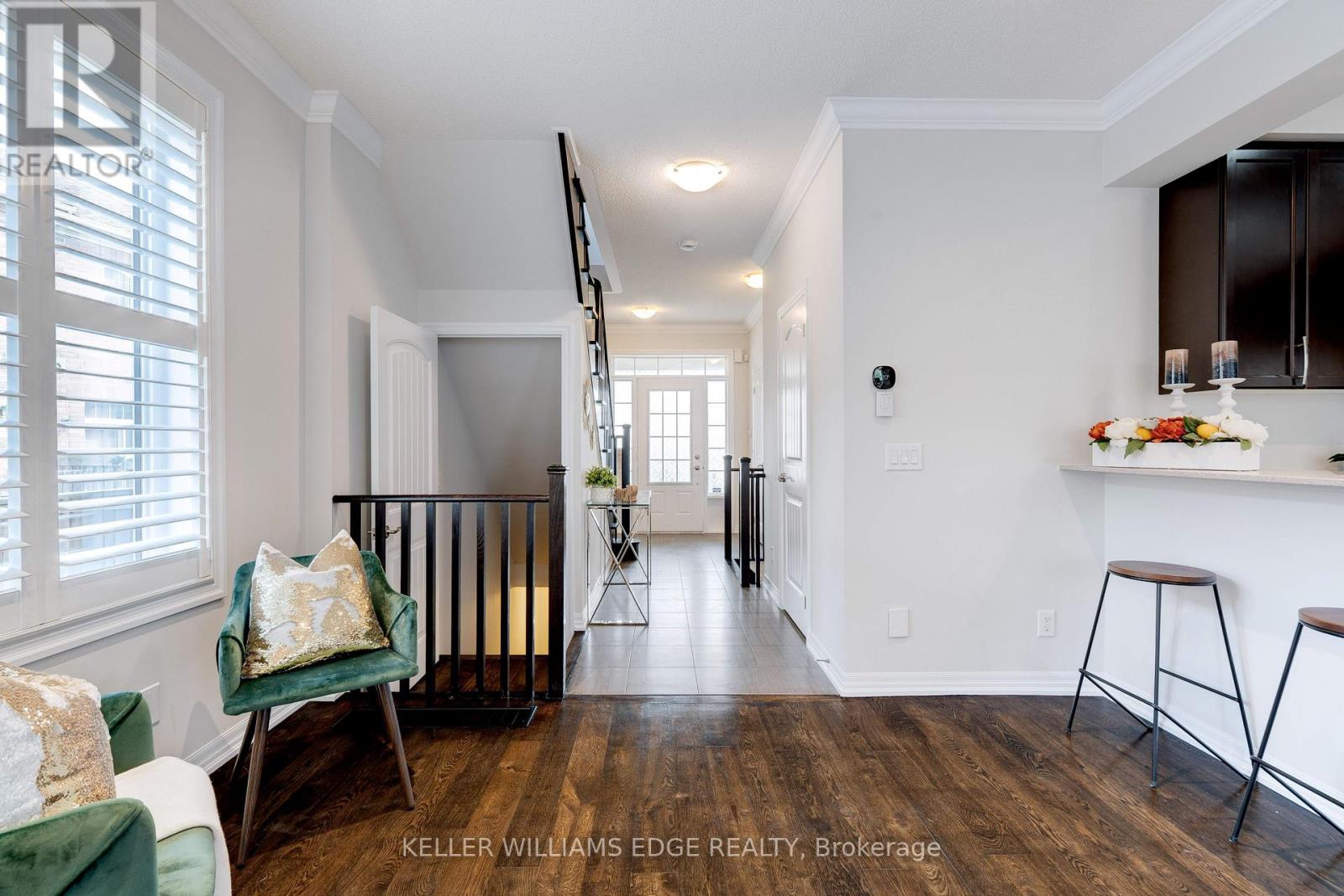 7 Aird Court, Milton, Ontario  L9T 3Y1 - Photo 5 - W12490346