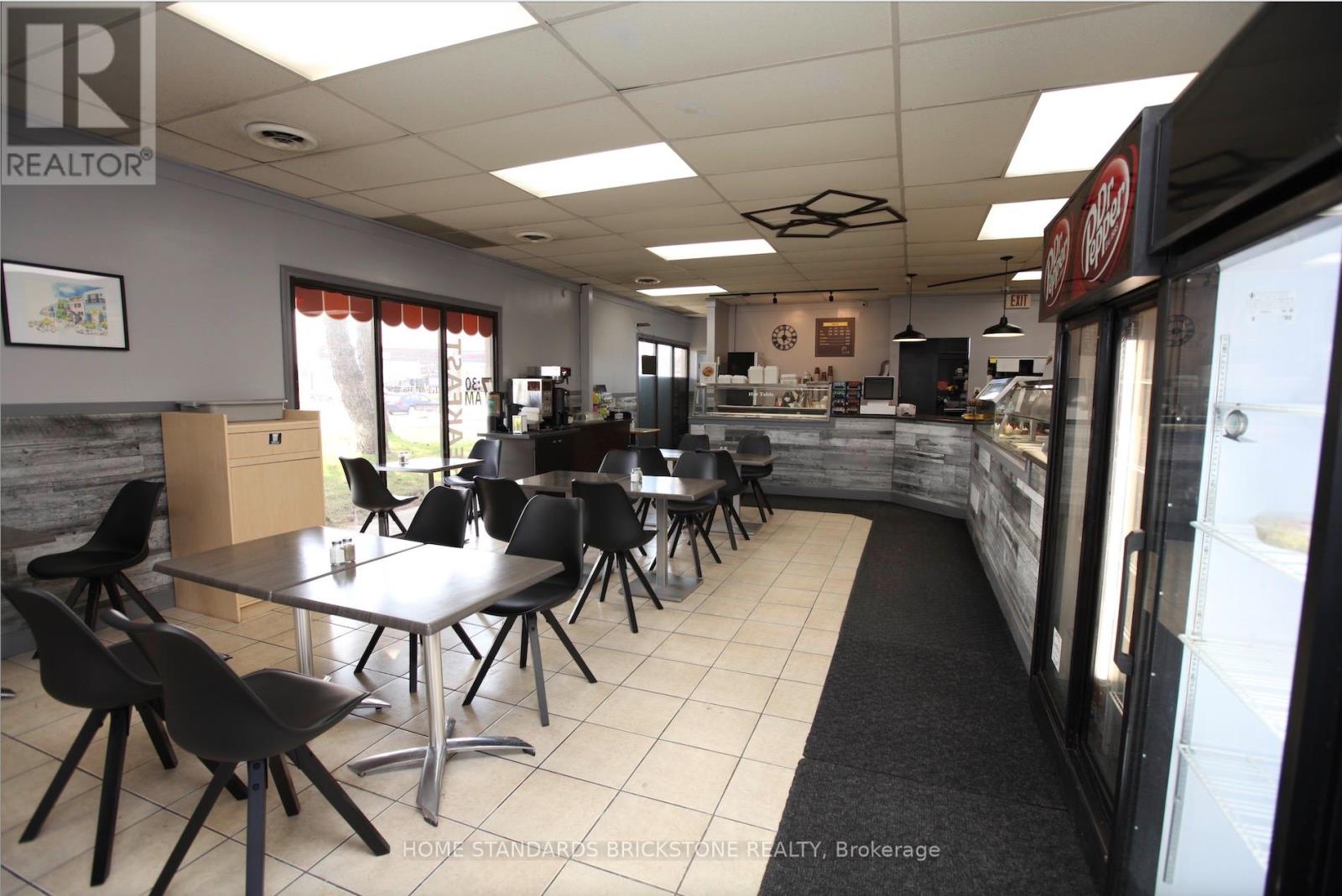 4069 Chesswood Drive, Toronto, Ontario  M3J 2R8 - Photo 2 - W12490360