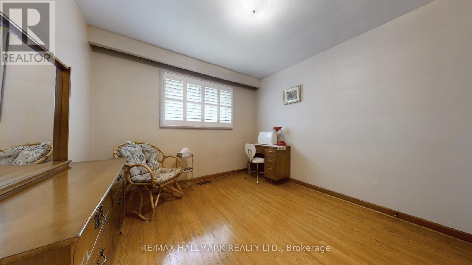 51 Wintergreen Road, Toronto, Ontario  M3M 2H9 - Photo 11 - W12490380