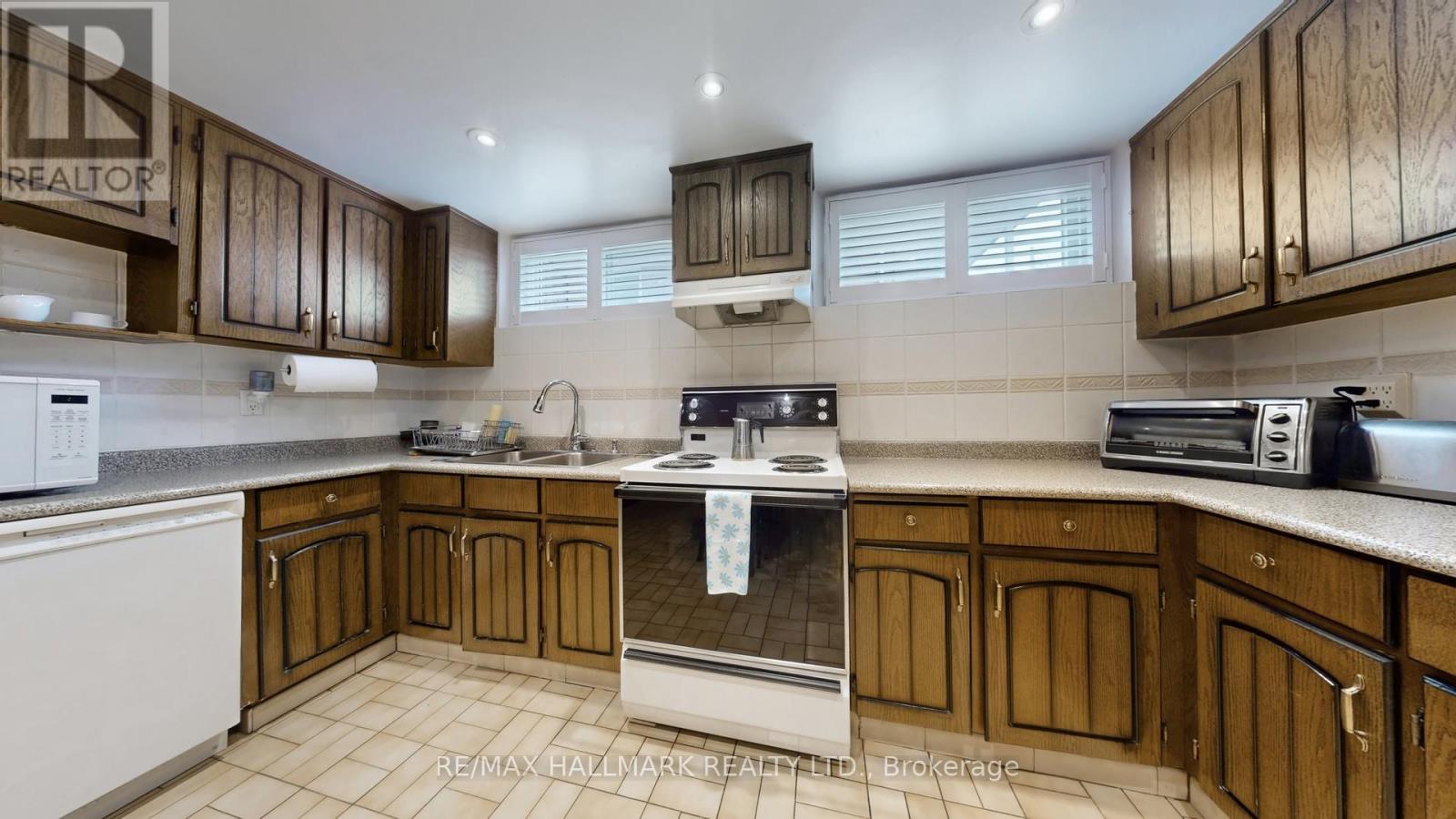 51 Wintergreen Road, Toronto, Ontario  M3M 2H9 - Photo 20 - W12490380