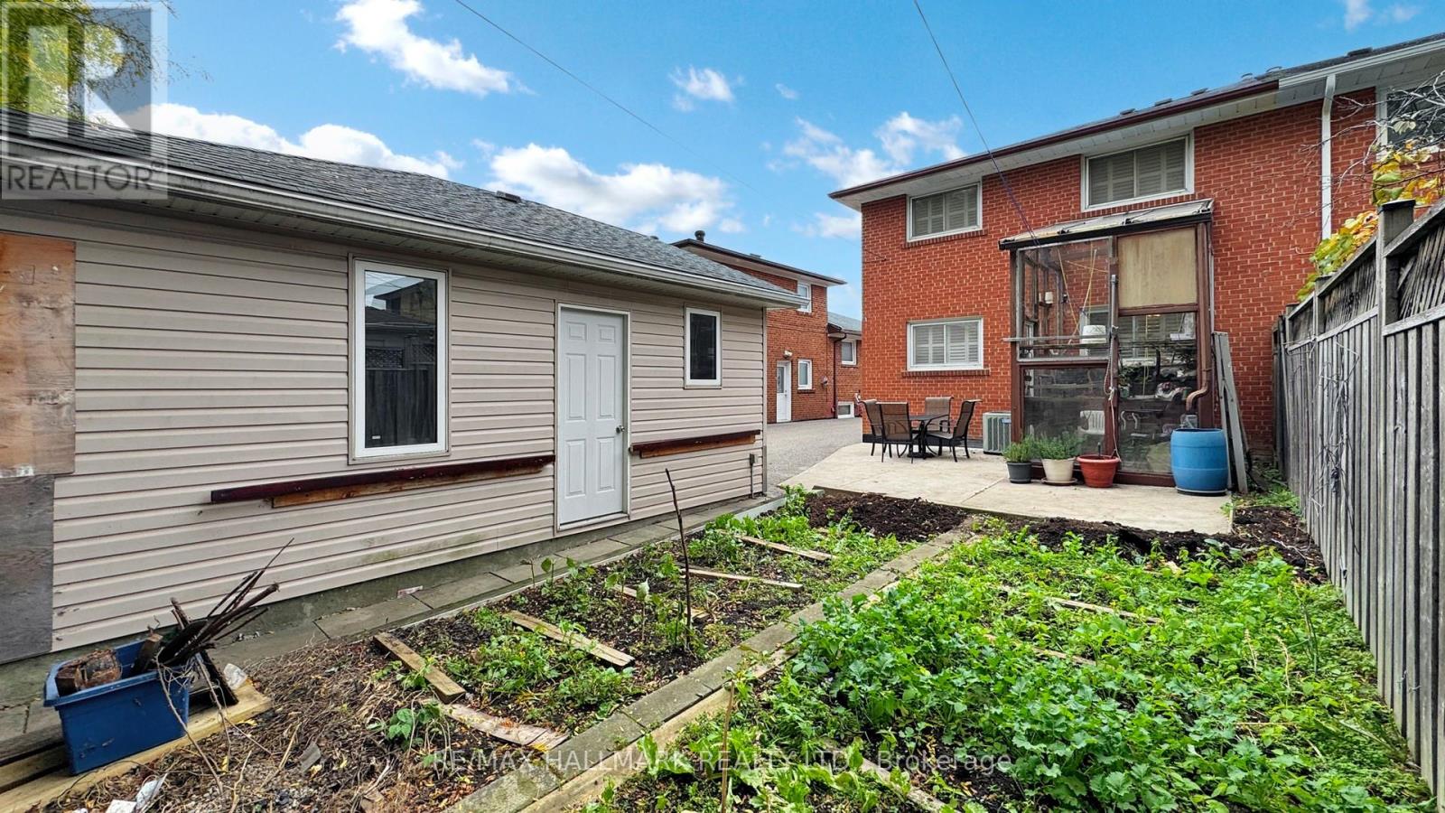 51 Wintergreen Road, Toronto, Ontario  M3M 2H9 - Photo 23 - W12490380