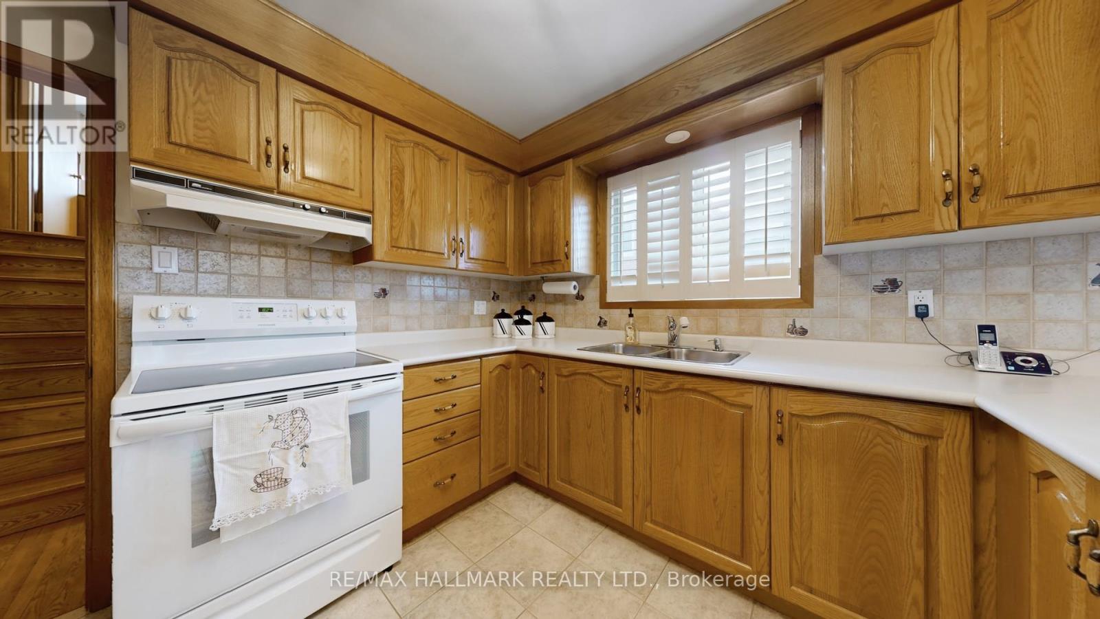 51 Wintergreen Road, Toronto, Ontario  M3M 2H9 - Photo 7 - W12490380
