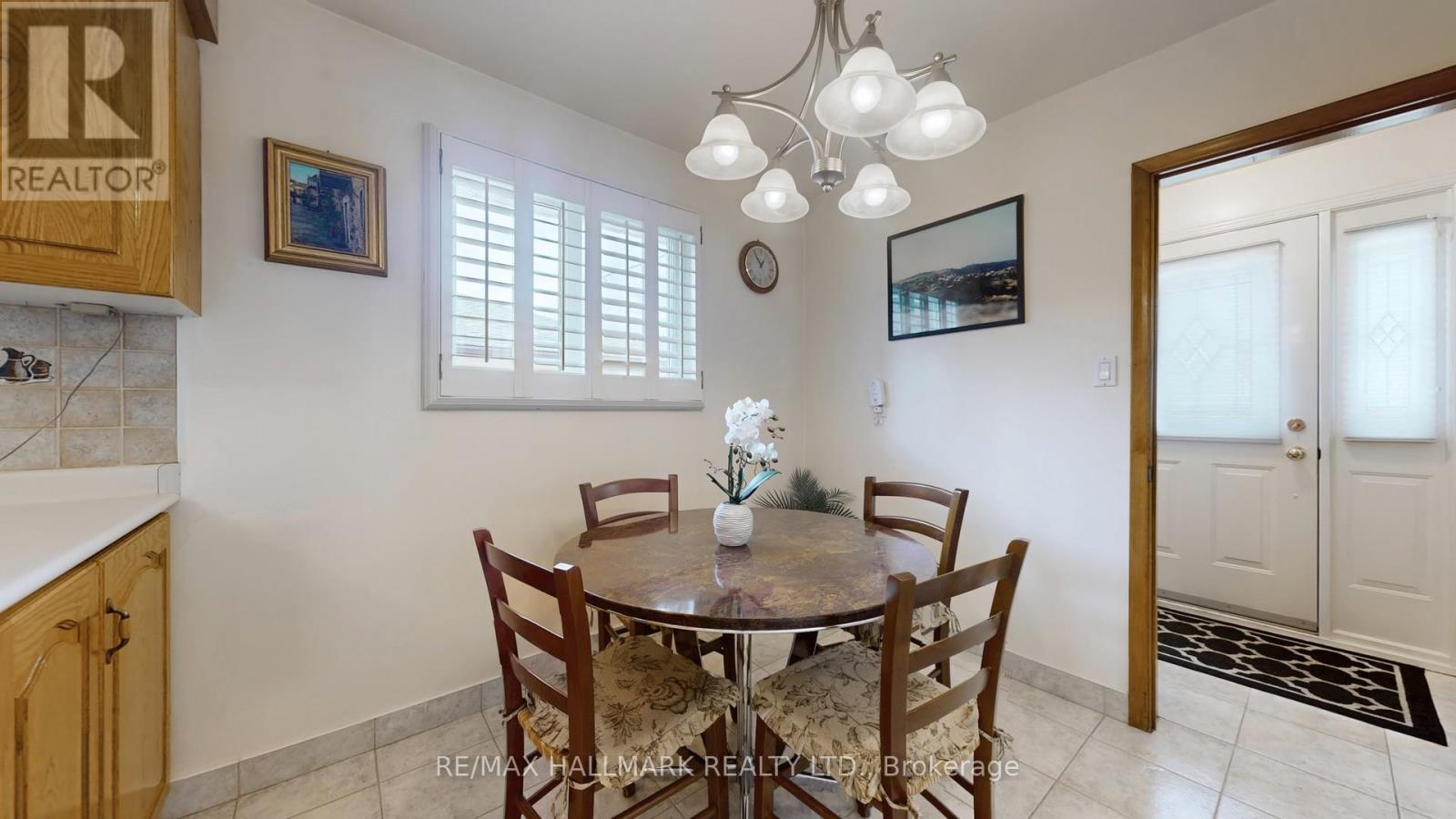 51 Wintergreen Road, Toronto, Ontario  M3M 2H9 - Photo 9 - W12490380