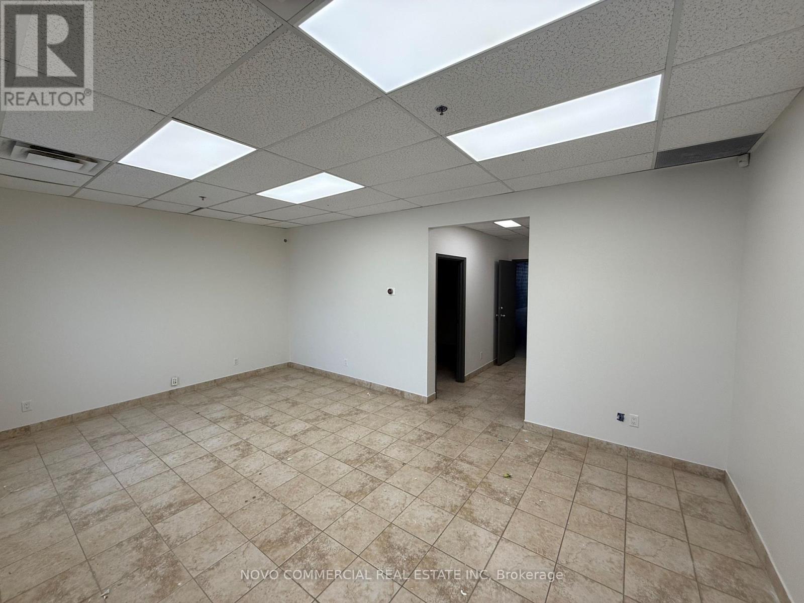 5 - 7150 Torbram Road W, Mississauga, Ontario  L4T 3Z8 - Photo 2 - W12490392