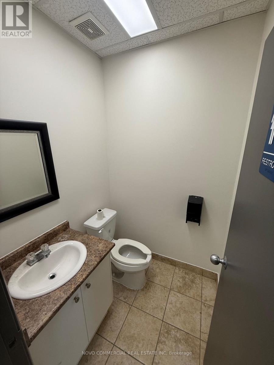 5 - 7150 Torbram Road W, Mississauga, Ontario  L4T 3Z8 - Photo 4 - W12490392