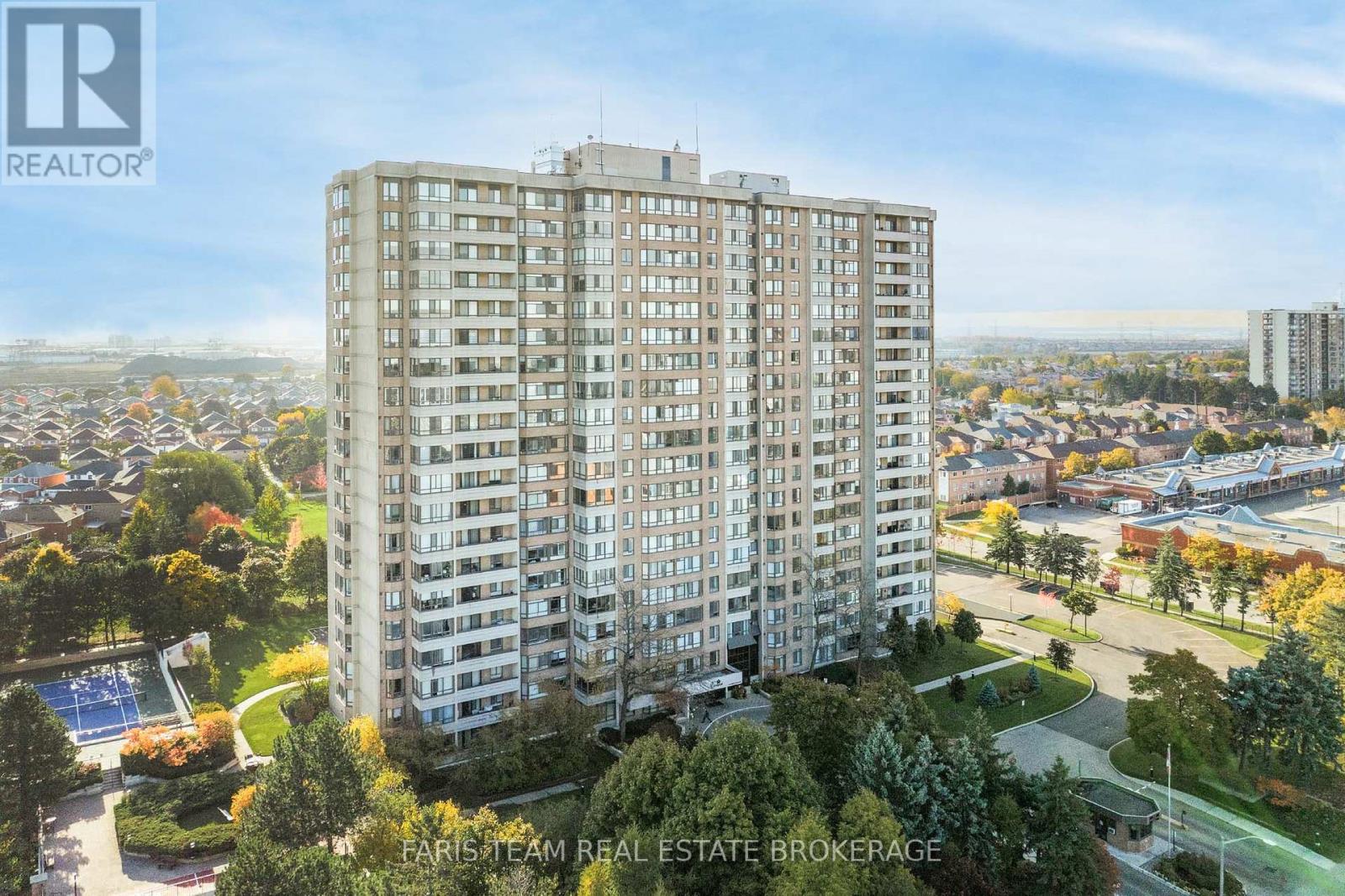 1510 - 100 County Court Boulevard, Brampton, Ontario  L6W 3X1 - Photo 2 - W12490398