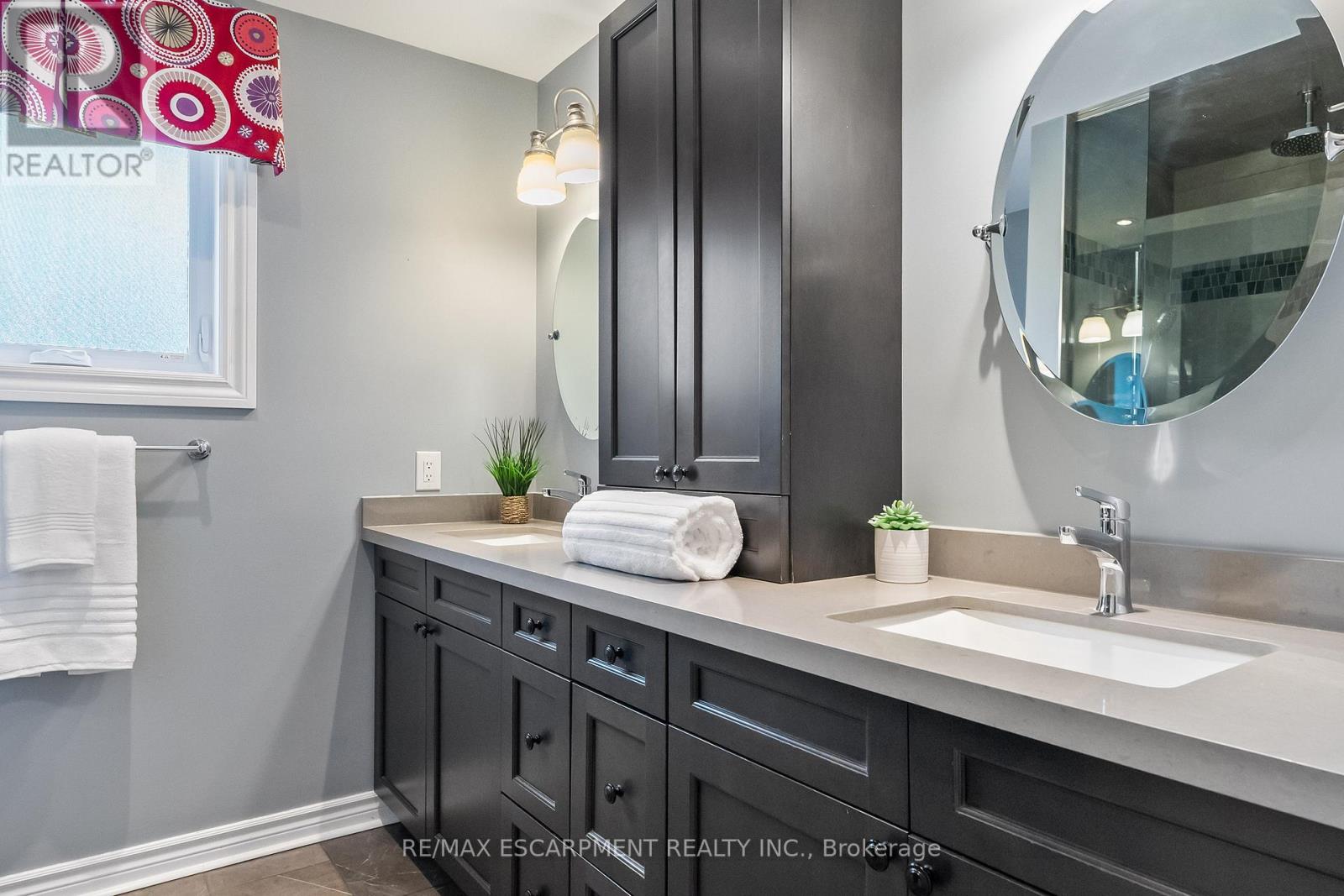 2421 Susquehanna Court, Oakville, Ontario  L6H 5Y8 - Photo 31 - W12490400