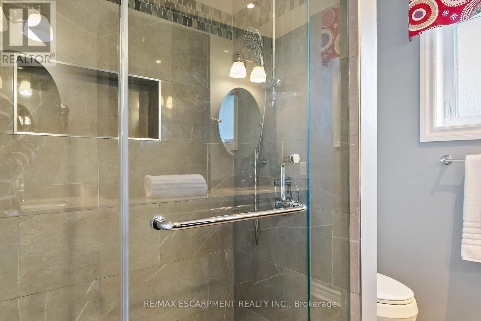 2421 Susquehanna Court, Oakville, Ontario  L6H 5Y8 - Photo 32 - W12490400