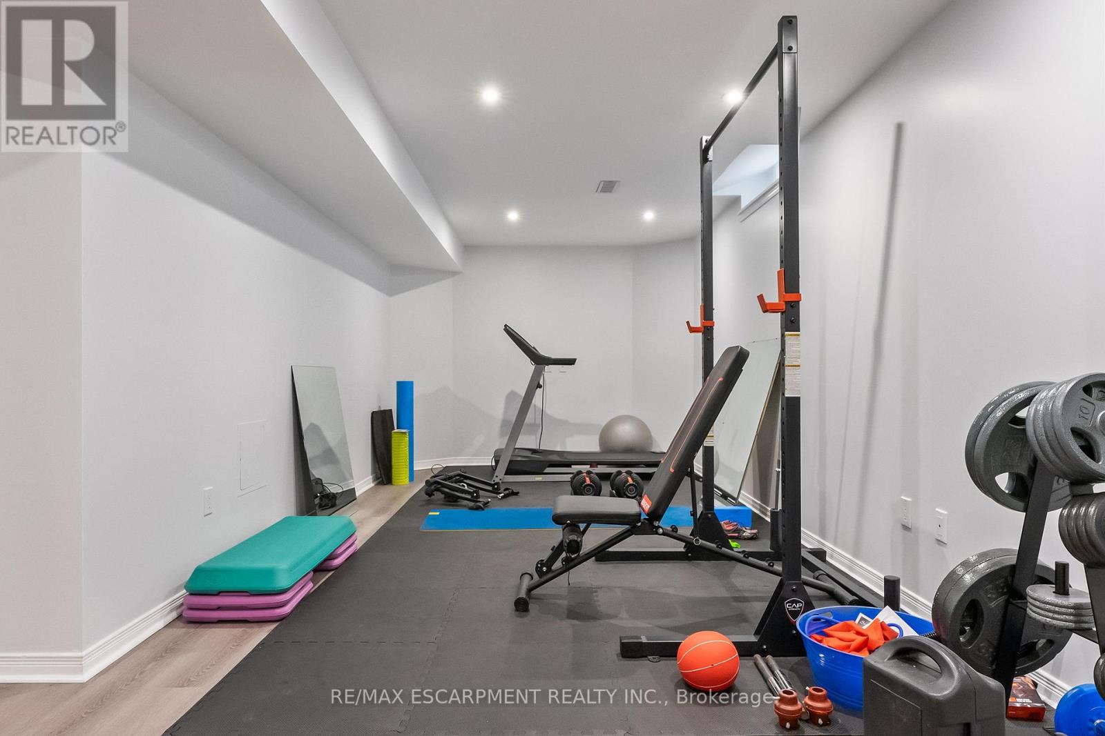 2421 Susquehanna Court, Oakville, Ontario  L6H 5Y8 - Photo 36 - W12490400