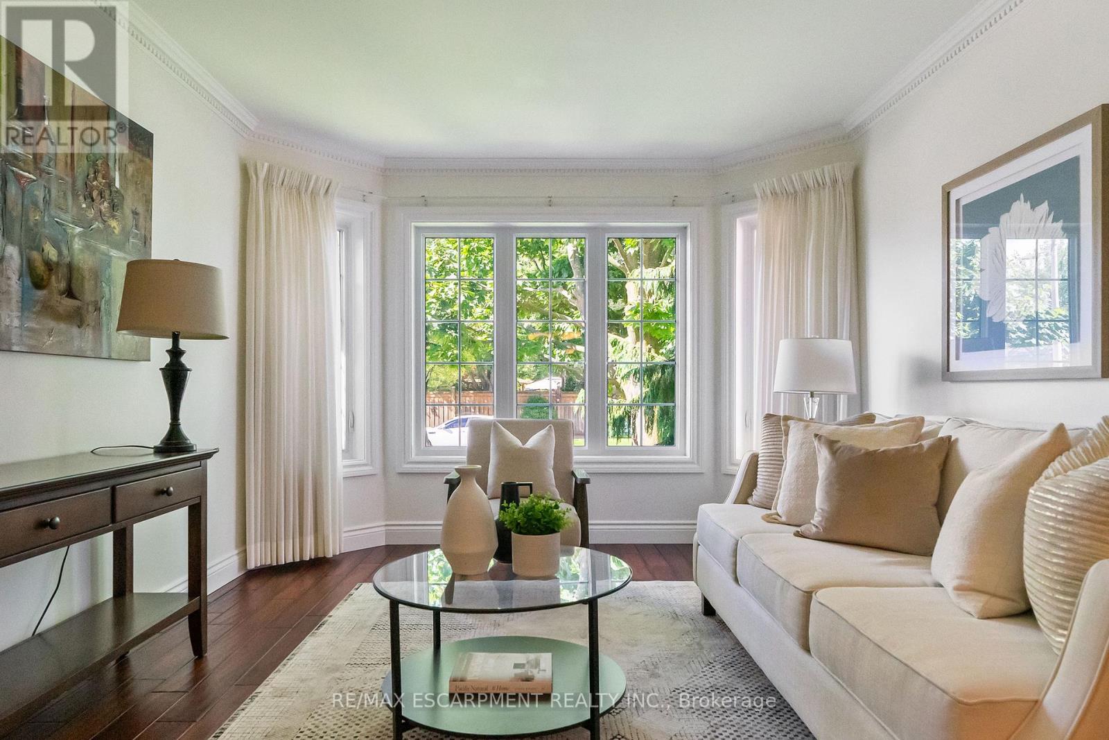 2421 Susquehanna Court, Oakville, Ontario  L6H 5Y8 - Photo 4 - W12490400