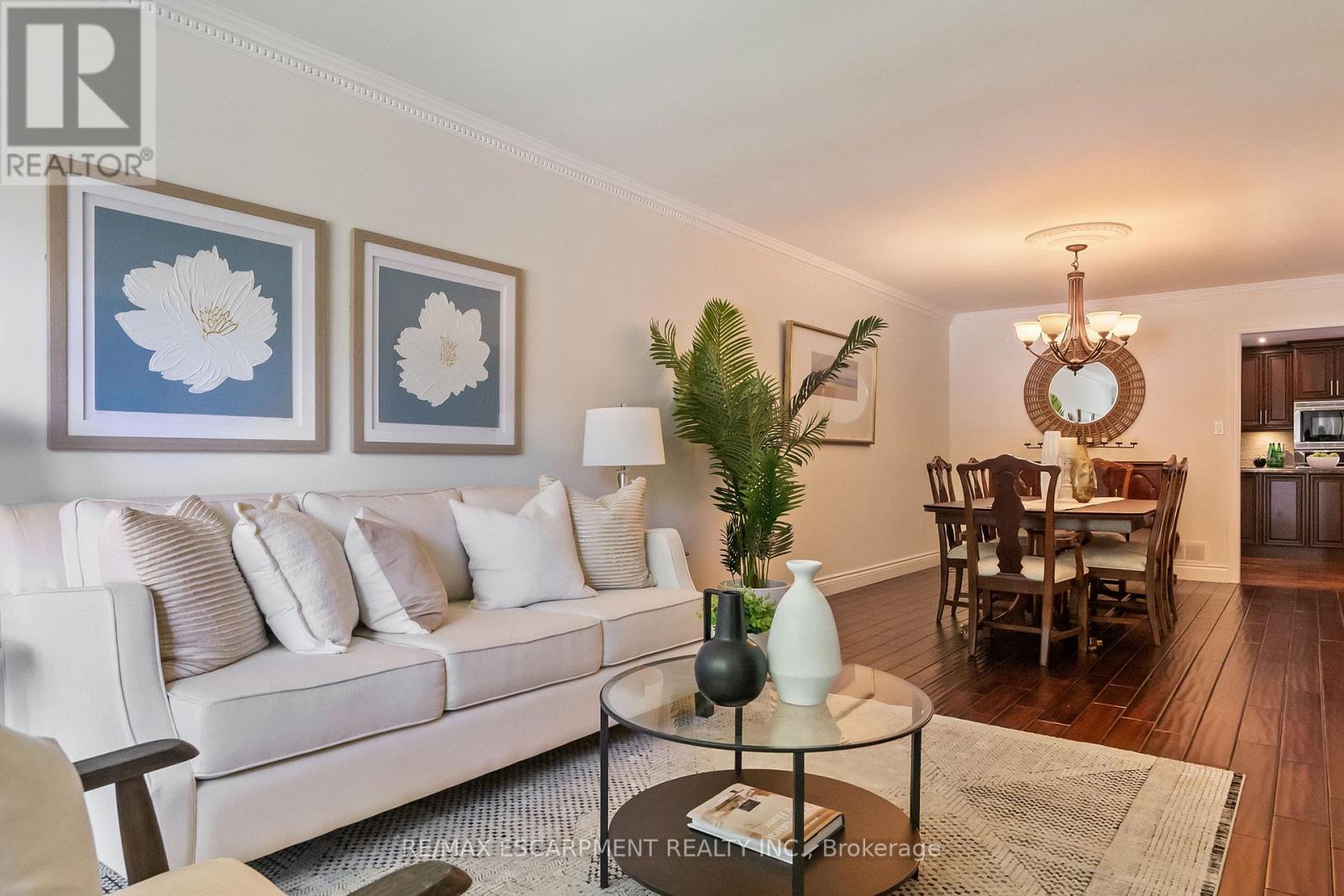 2421 Susquehanna Court, Oakville, Ontario  L6H 5Y8 - Photo 5 - W12490400