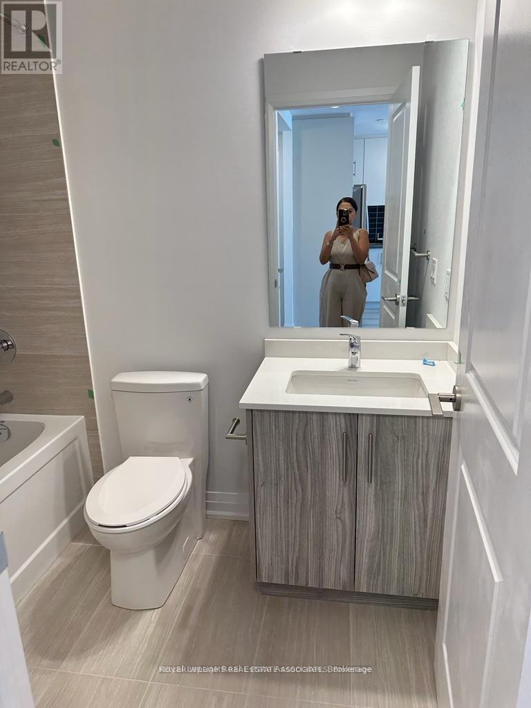 204 - 95 Attmar Drive, Brampton, Ontario  L6P 0Y6 - Photo 8 - W12490406