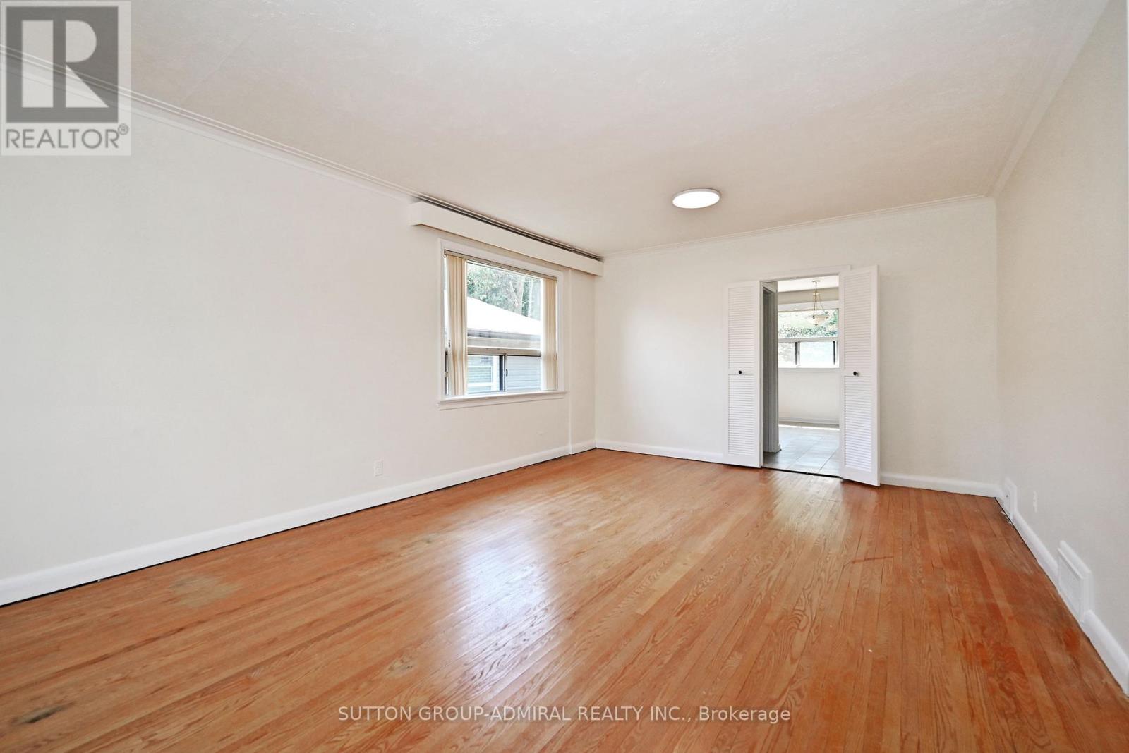 19 Skipton Court, Toronto, Ontario  M3M 2S9 - Photo 13 - W12490412