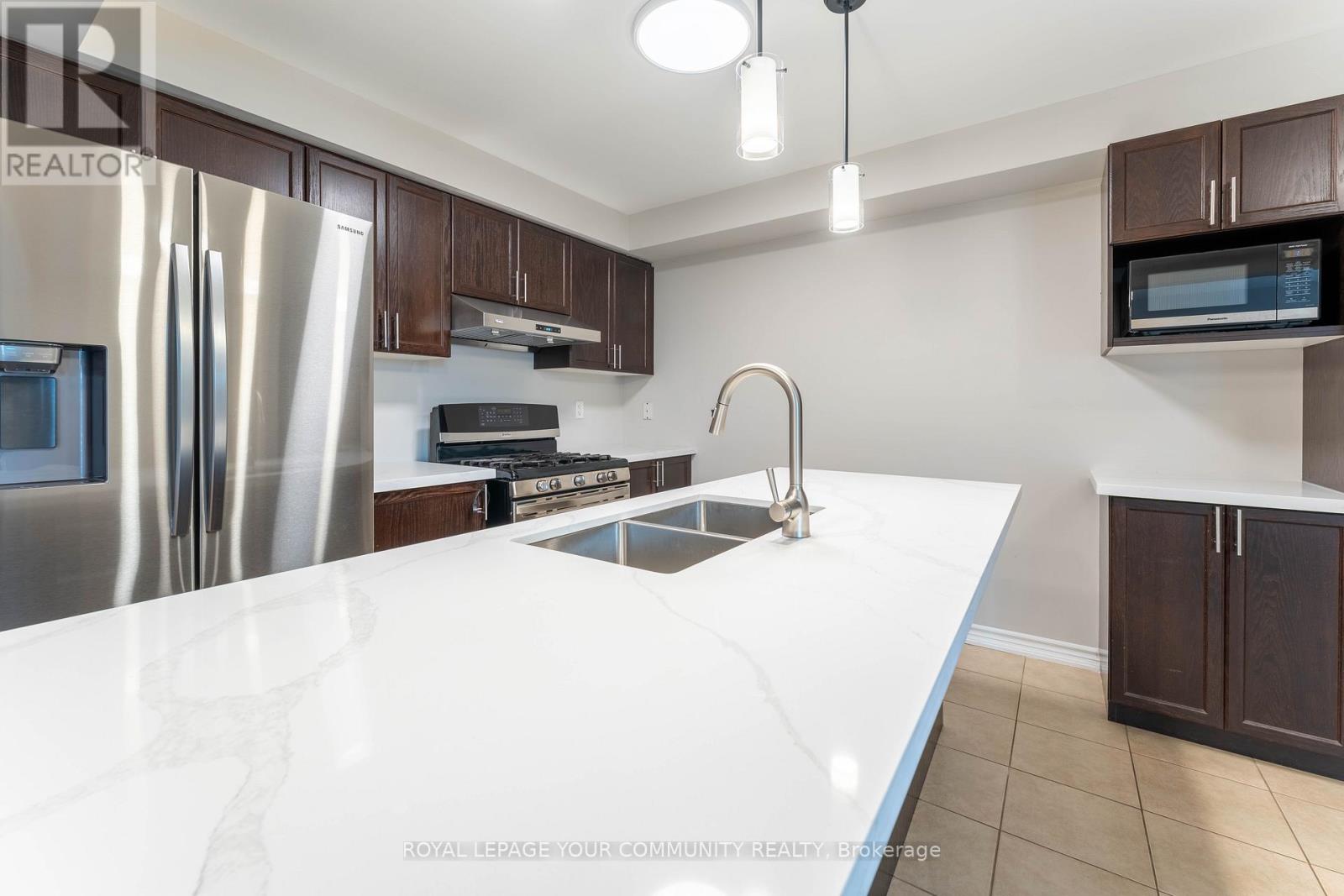 6 Bellchase Trail, Brampton (Bram East), Ontario  L6P 3K4 - Photo 3 - W12490418