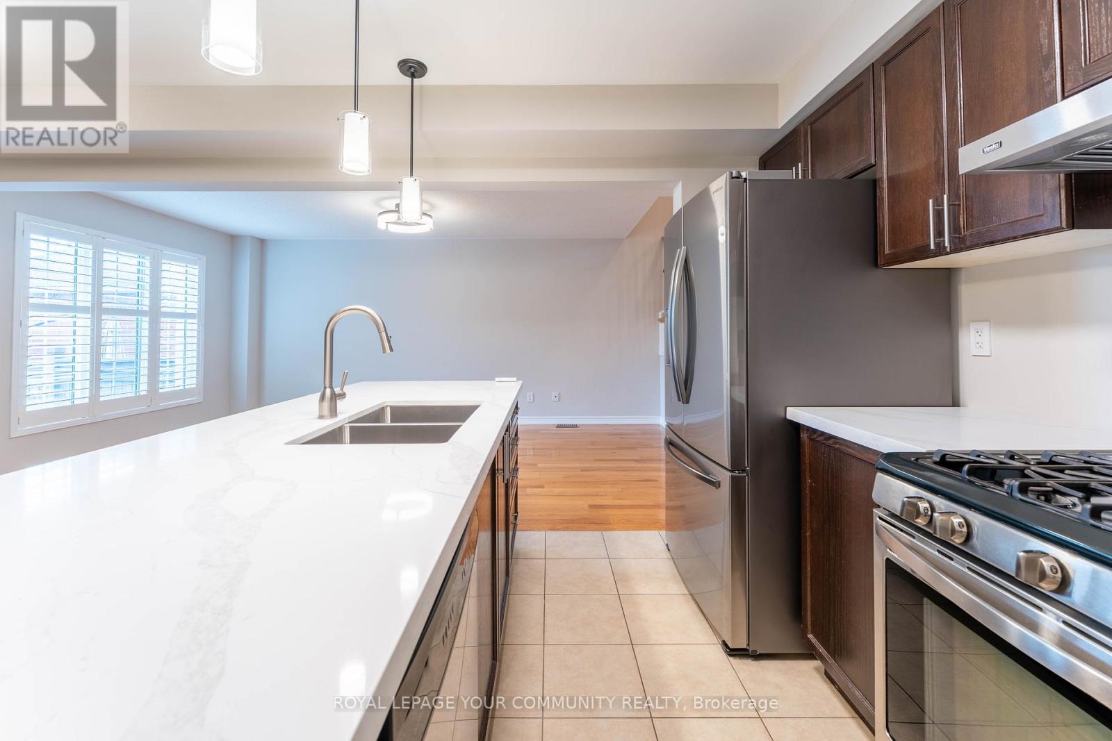 6 Bellchase Trail, Brampton (Bram East), Ontario  L6P 3K4 - Photo 4 - W12490418