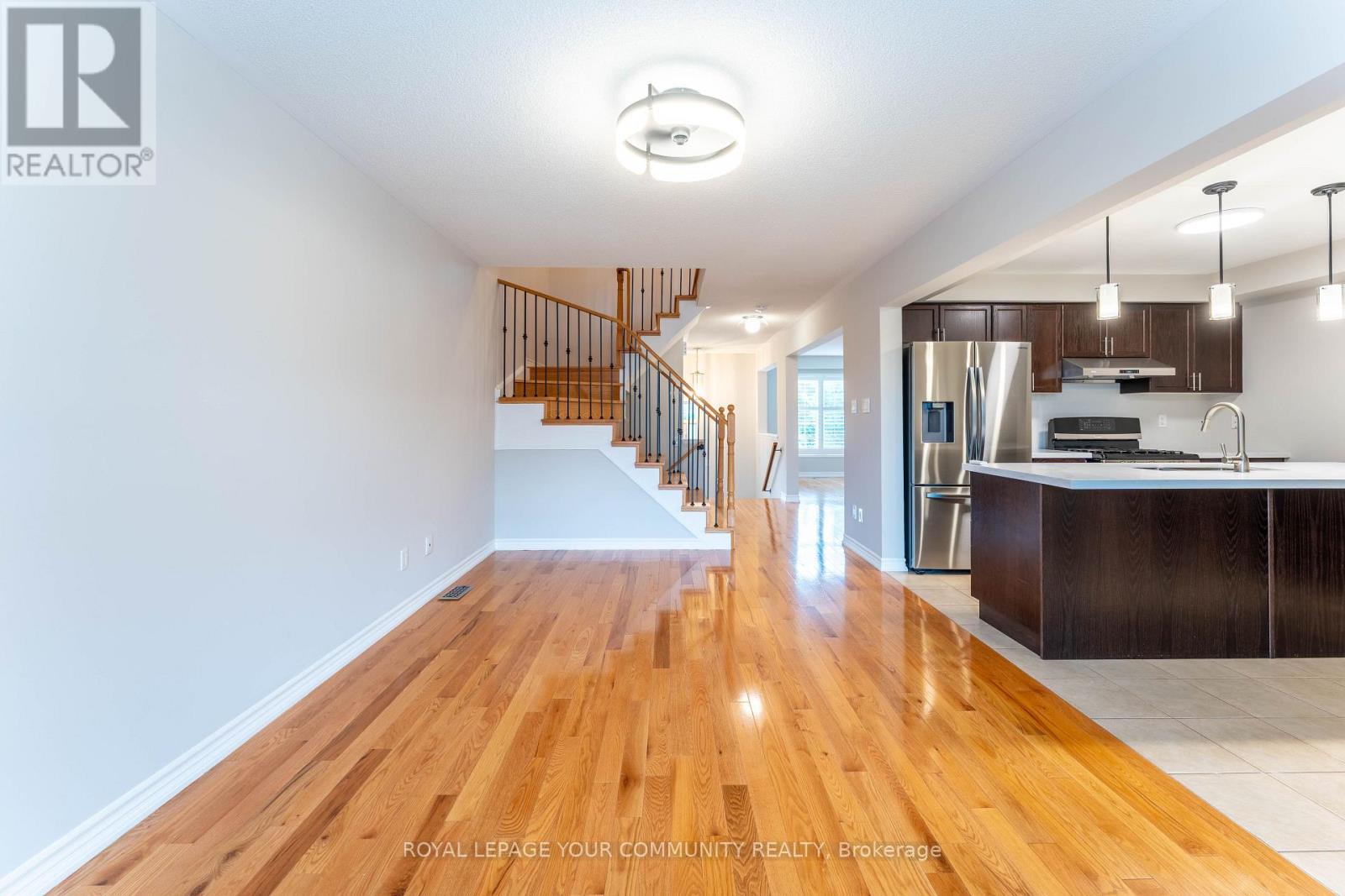 6 Bellchase Trail, Brampton (Bram East), Ontario  L6P 3K4 - Photo 5 - W12490418