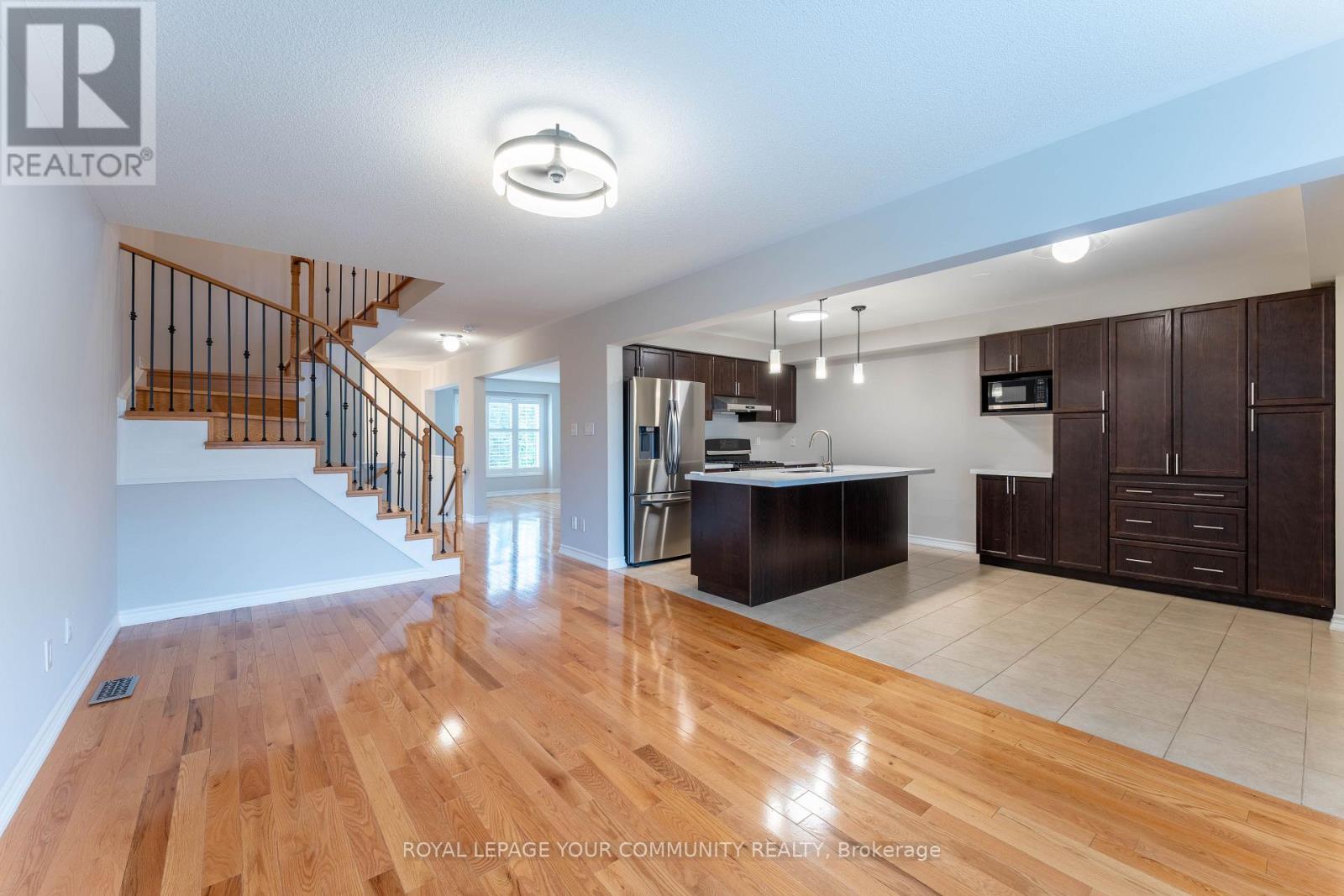 6 Bellchase Trail, Brampton (Bram East), Ontario  L6P 3K4 - Photo 6 - W12490418