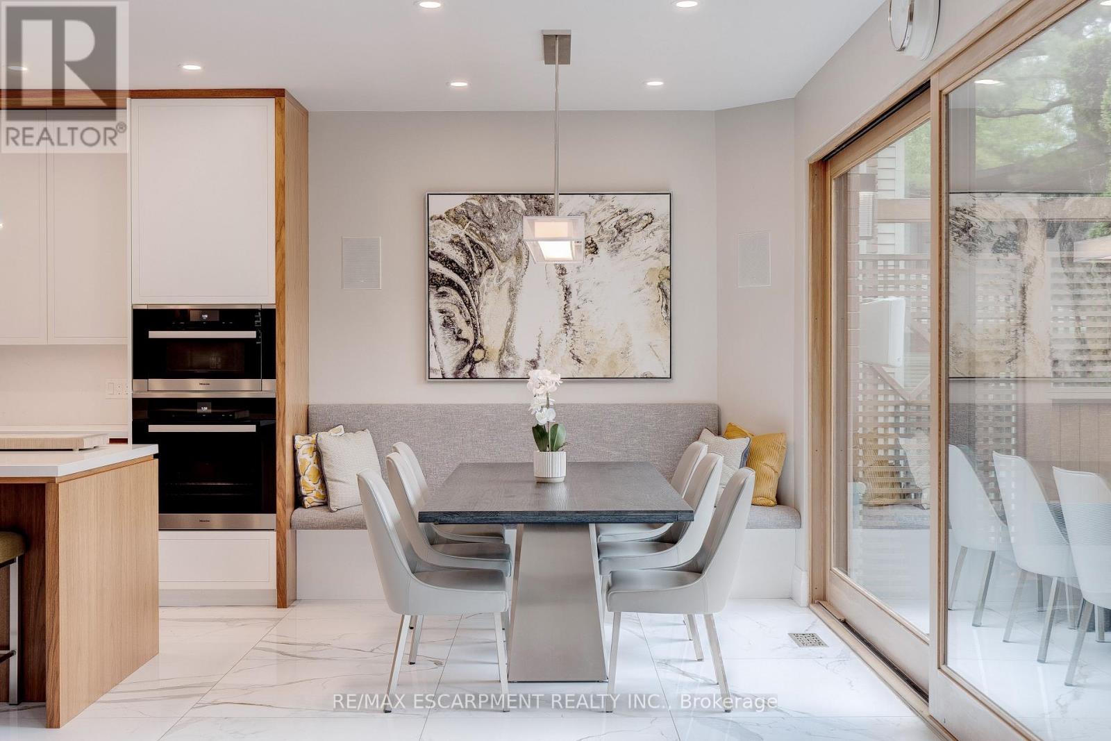 290 Shoreacres Road, Burlington, Ontario  L7L 2H4 - Photo 14 - W12490452