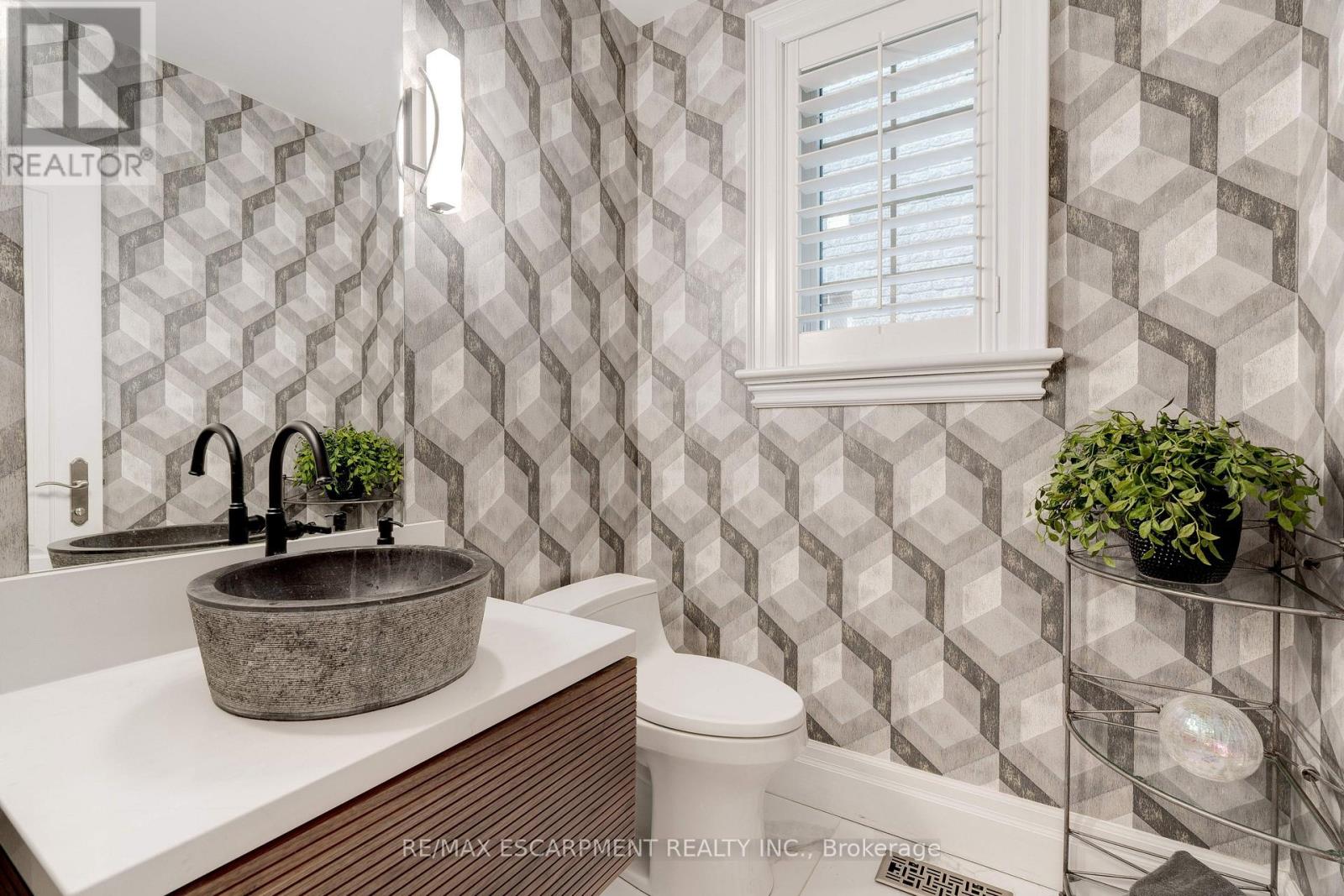 290 Shoreacres Road, Burlington, Ontario  L7L 2H4 - Photo 25 - W12490452