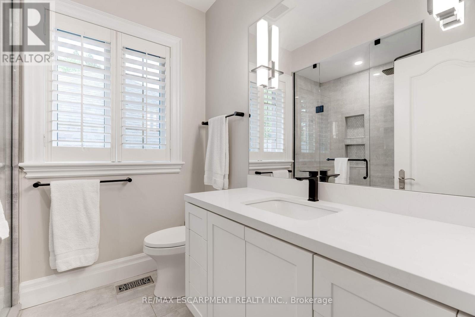 290 Shoreacres Road, Burlington, Ontario  L7L 2H4 - Photo 36 - W12490452