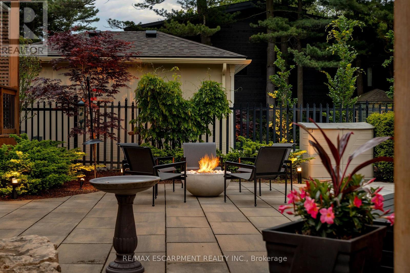 290 Shoreacres Road, Burlington, Ontario  L7L 2H4 - Photo 7 - W12490452