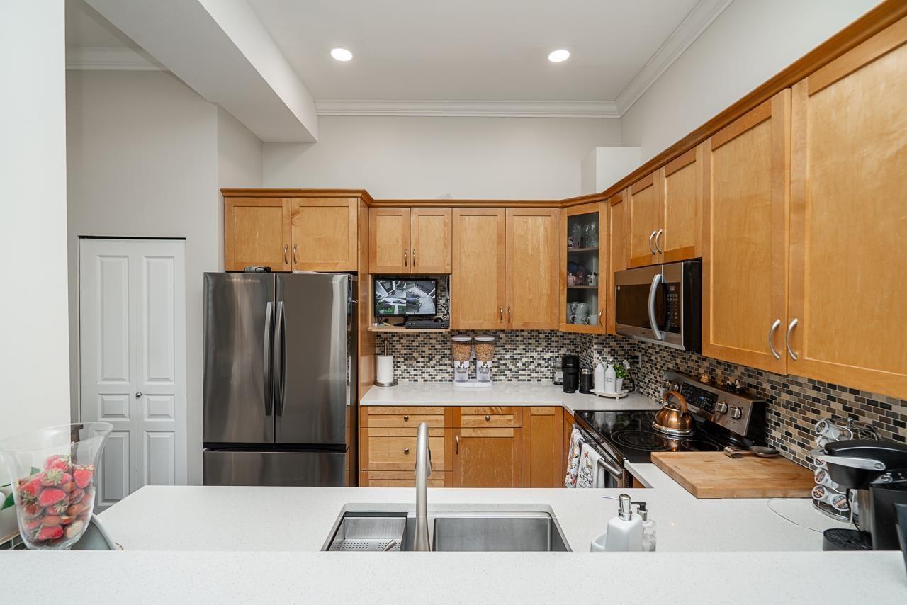 14858 56a Avenue, Surrey, British Columbia  V3S 8X1 - Photo 7 - R3053393