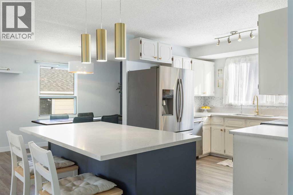 27 Deercrest Close Se, Calgary, Alberta  T2J 5S2 - Photo 9 - A2263736