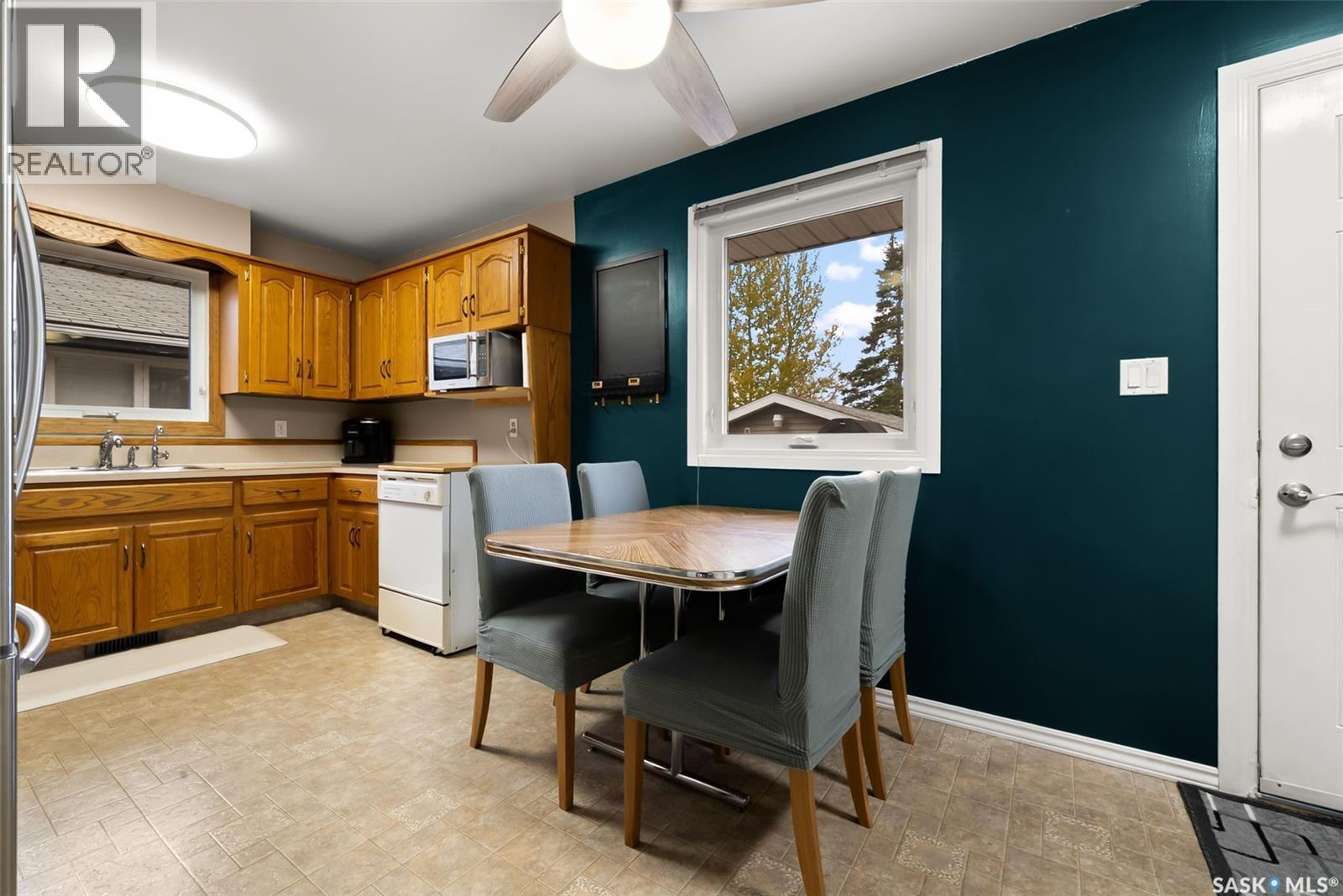 219 Lloyd Crescent, Regina, Saskatchewan  S4R 6C2 - Photo 10 - SK021973