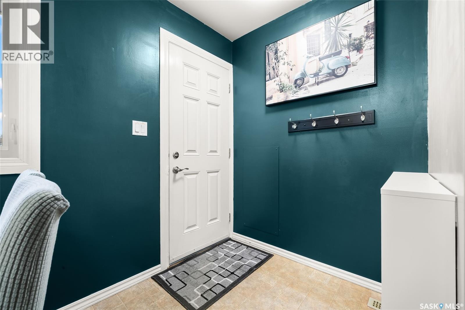 219 Lloyd Crescent, Regina, Saskatchewan  S4R 6C2 - Photo 12 - SK021973