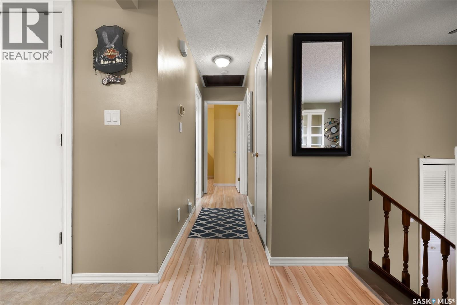 219 Lloyd Crescent, Regina, Saskatchewan  S4R 6C2 - Photo 13 - SK021973