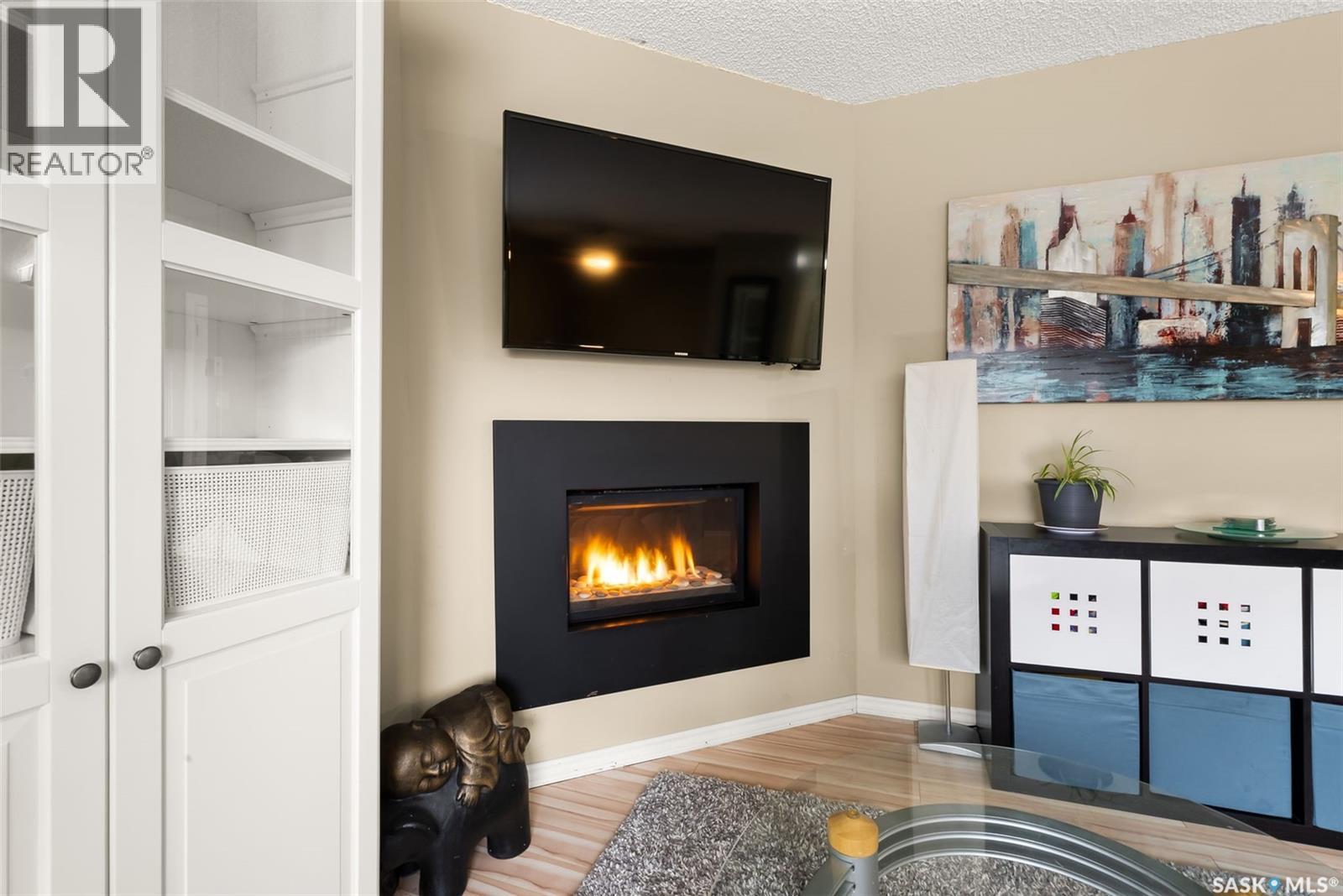 219 Lloyd Crescent, Regina, Saskatchewan  S4R 6C2 - Photo 5 - SK021973