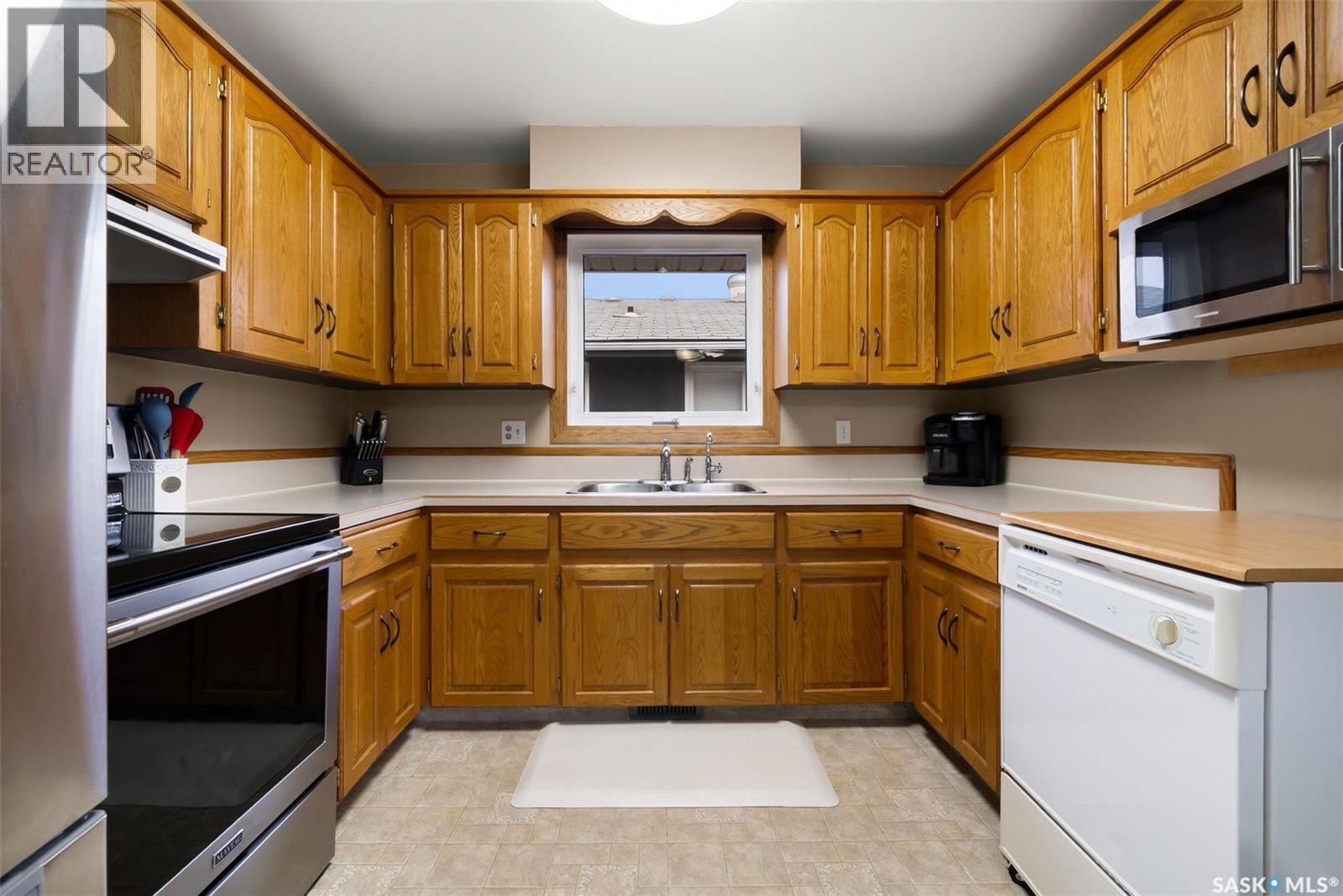 219 Lloyd Crescent, Regina, Saskatchewan  S4R 6C2 - Photo 7 - SK021973