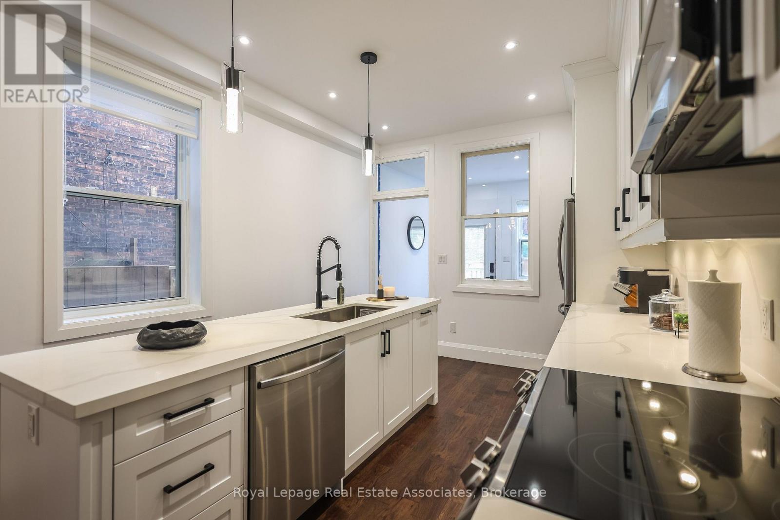 211 John Street N, Hamilton (Beasley), Ontario  L8L 4P4 - Photo 15 - X12490272