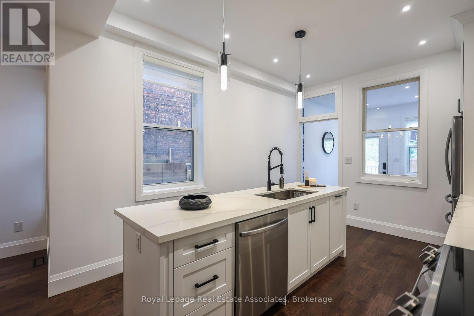 211 John Street N, Hamilton (Beasley), Ontario  L8L 4P4 - Photo 16 - X12490272