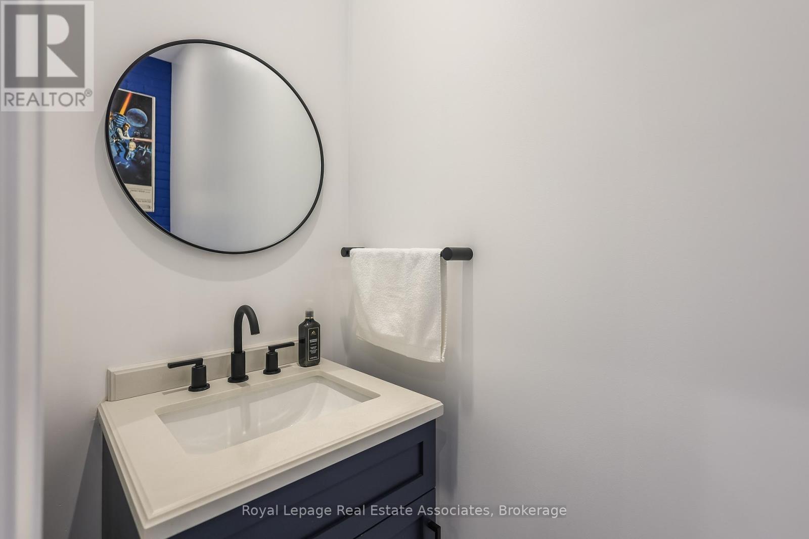 211 John Street N, Hamilton (Beasley), Ontario  L8L 4P4 - Photo 19 - X12490272