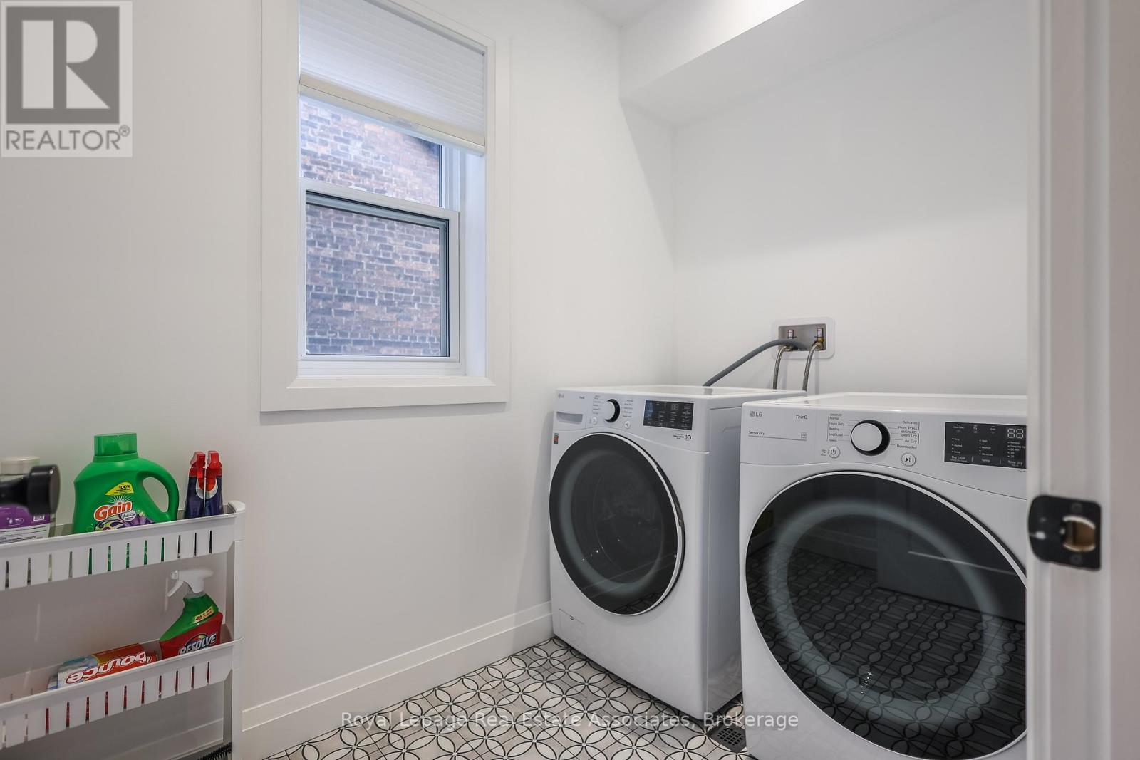 211 John Street N, Hamilton (Beasley), Ontario  L8L 4P4 - Photo 20 - X12490272