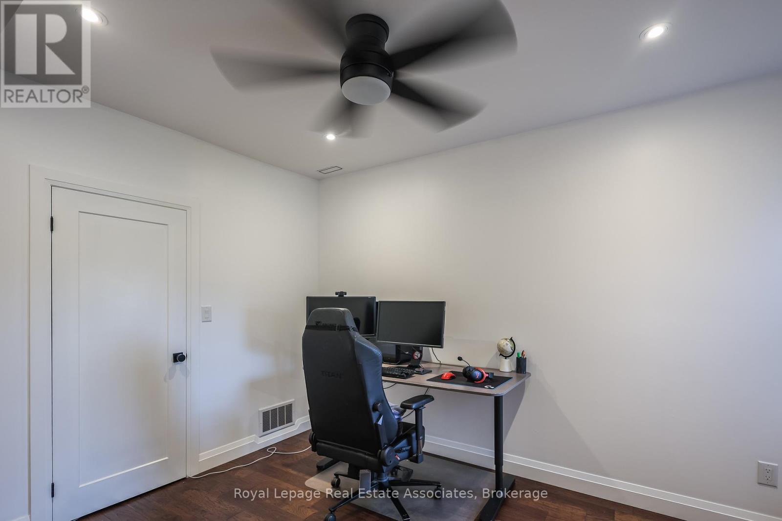 211 John Street N, Hamilton (Beasley), Ontario  L8L 4P4 - Photo 25 - X12490272