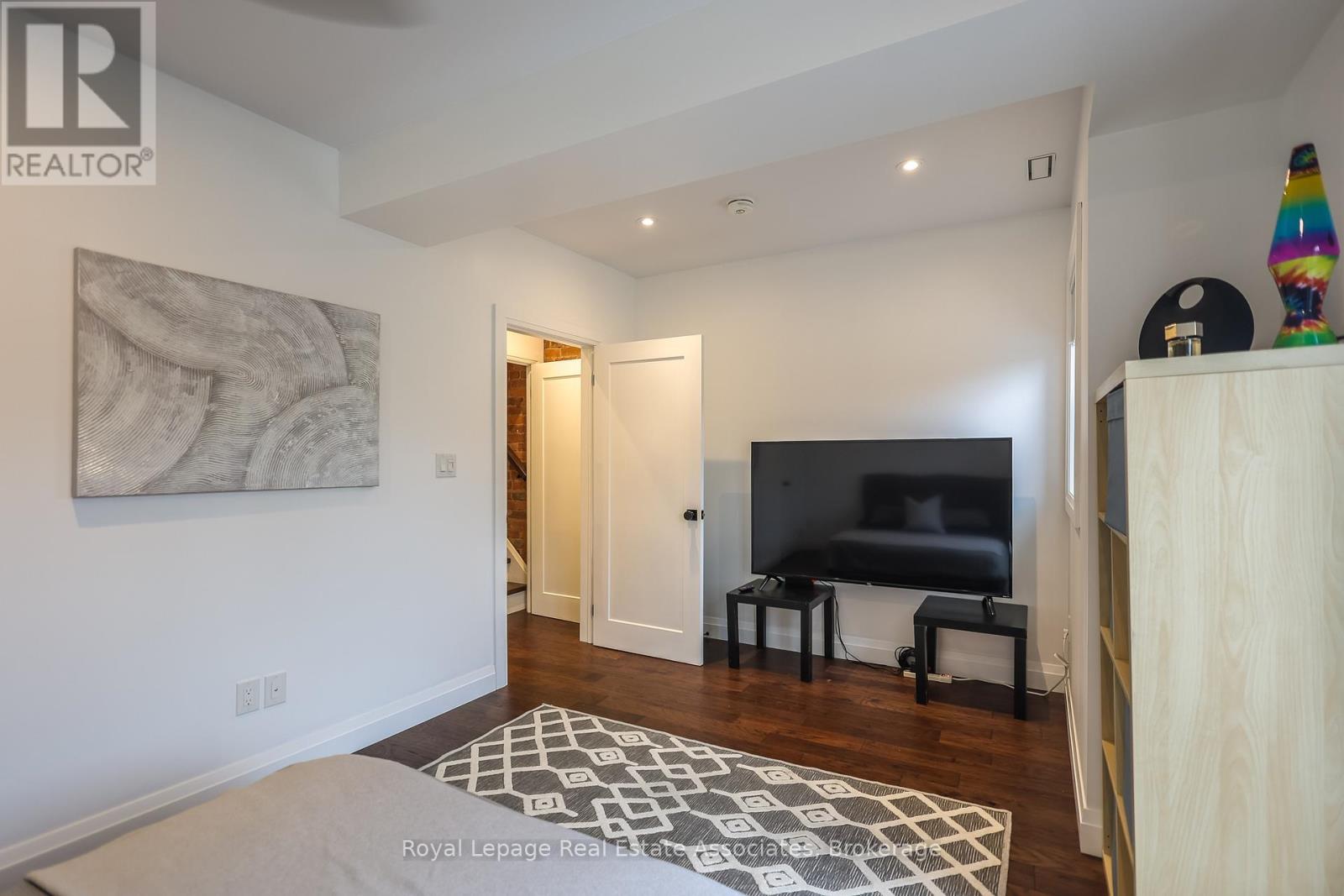 211 John Street N, Hamilton (Beasley), Ontario  L8L 4P4 - Photo 27 - X12490272