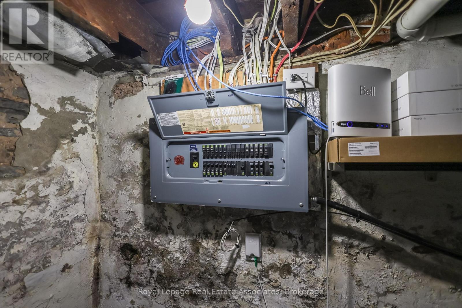 211 John Street N, Hamilton (Beasley), Ontario  L8L 4P4 - Photo 41 - X12490272