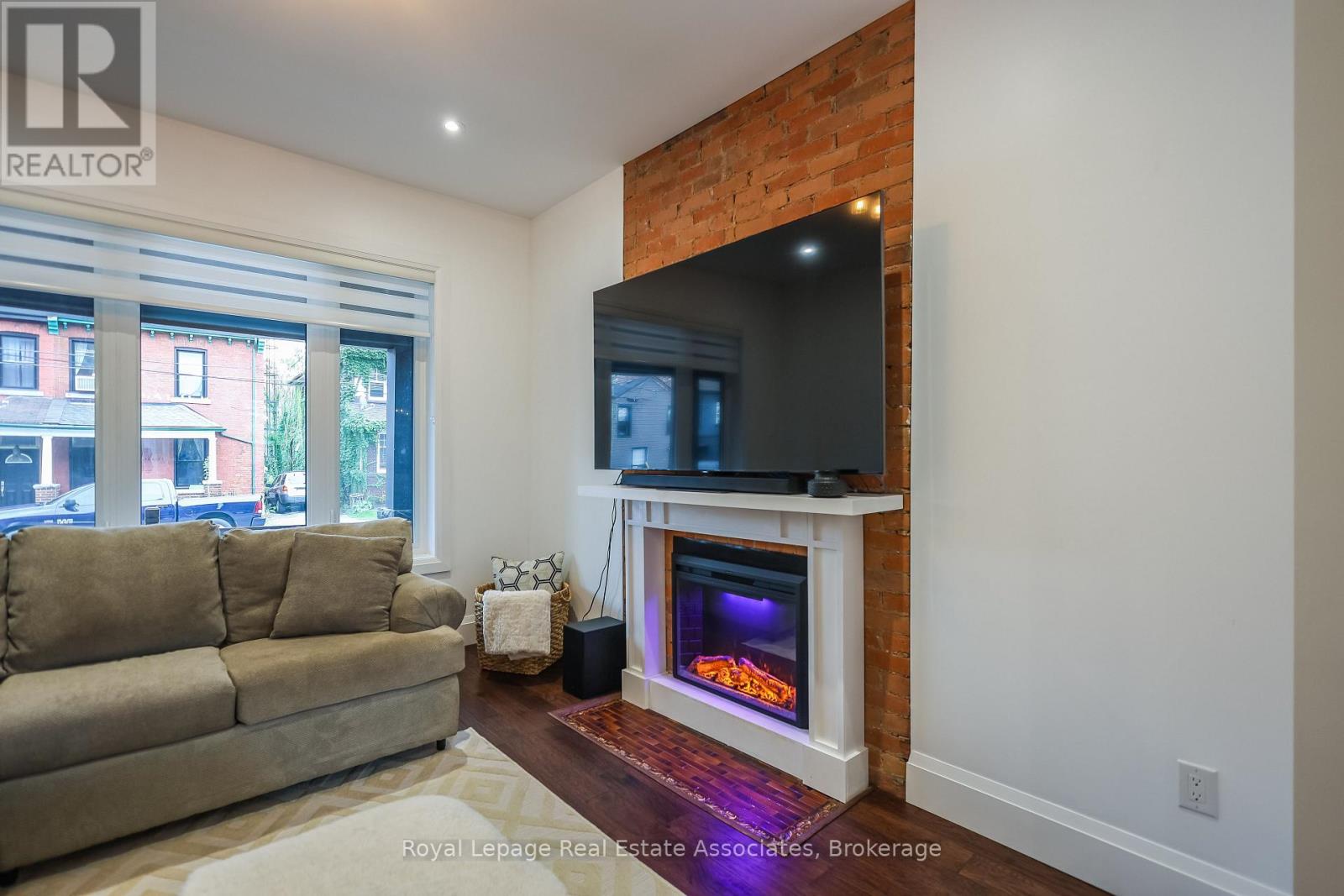 211 John Street N, Hamilton (Beasley), Ontario  L8L 4P4 - Photo 7 - X12490272